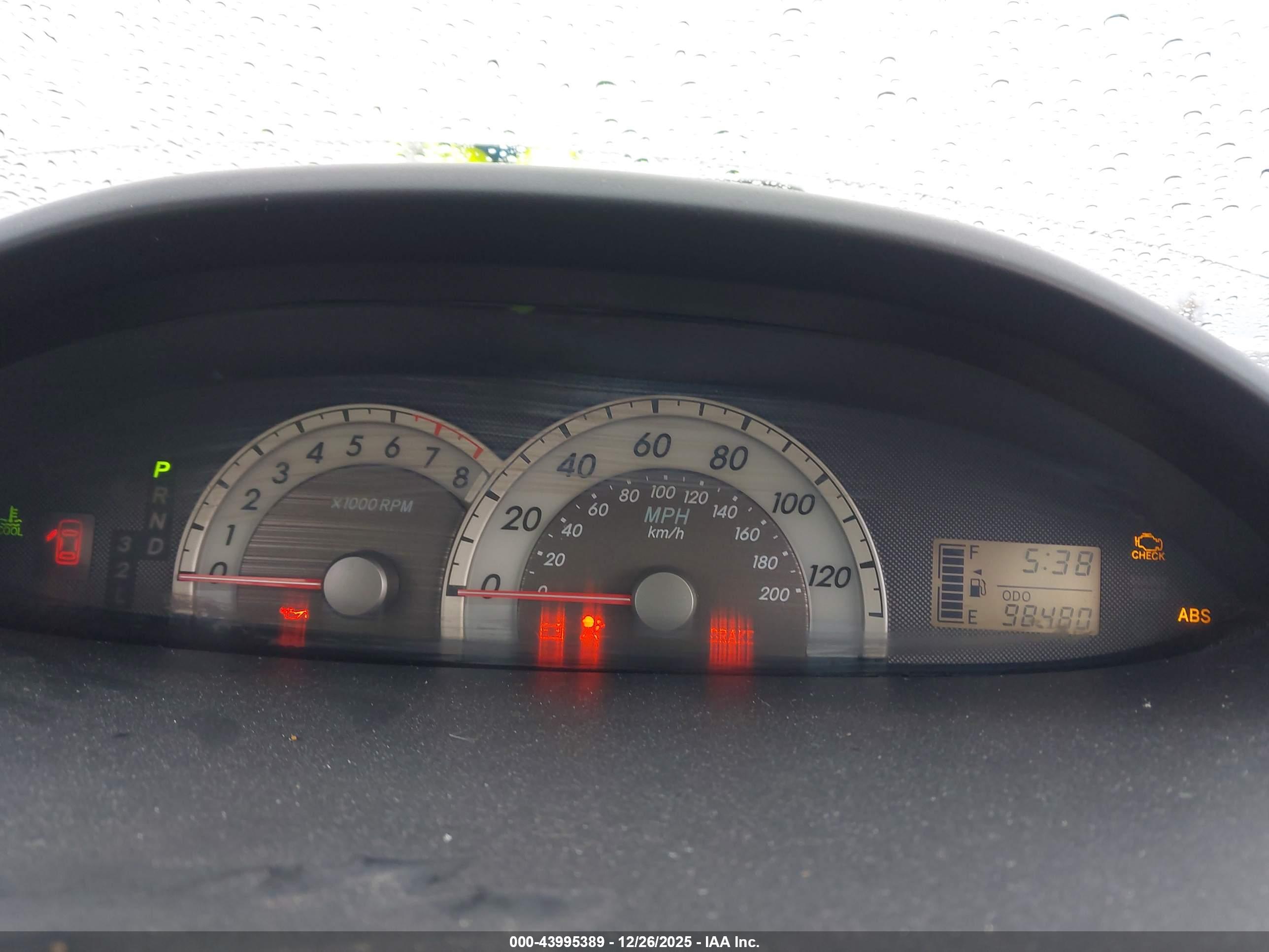 TOYOTA YARIS image 7