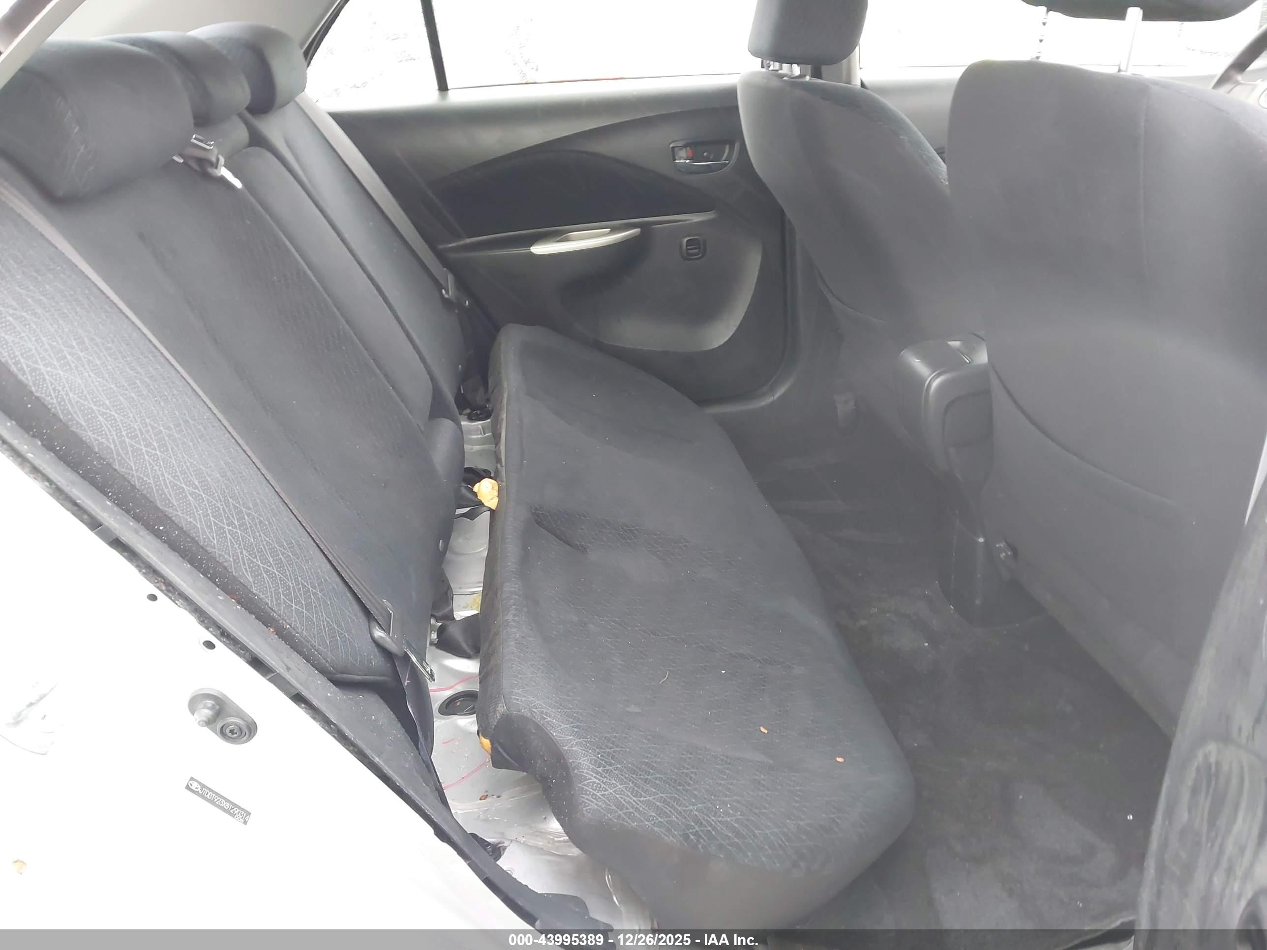 TOYOTA YARIS image 8