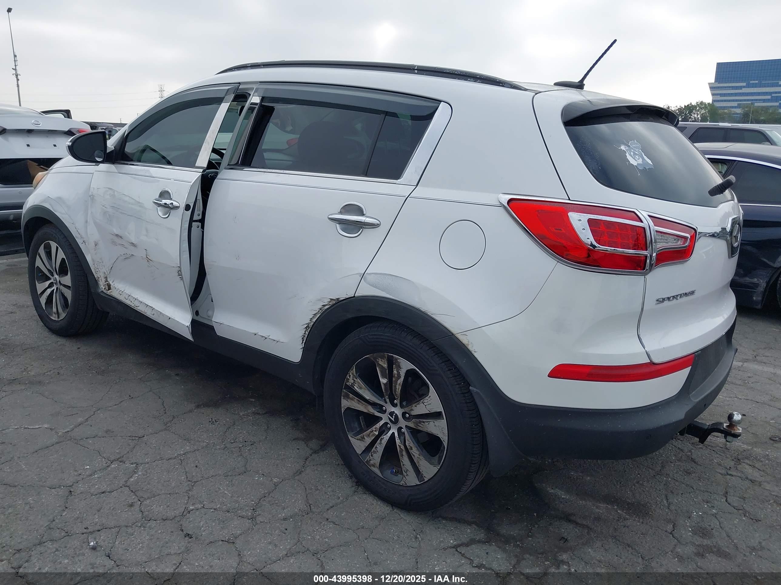 KIA SPORTAGE image 3
