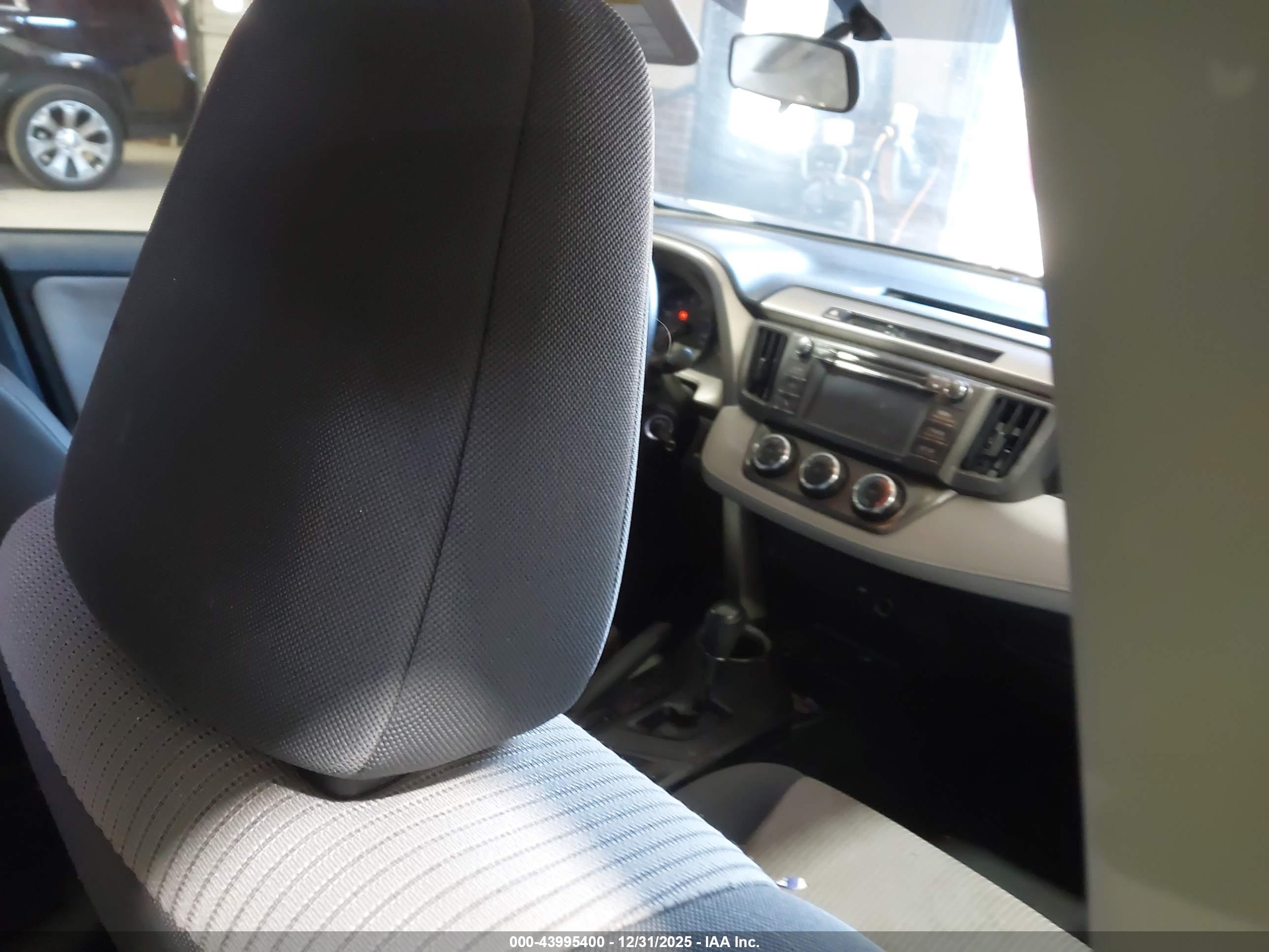 TOYOTA RAV4 image 5