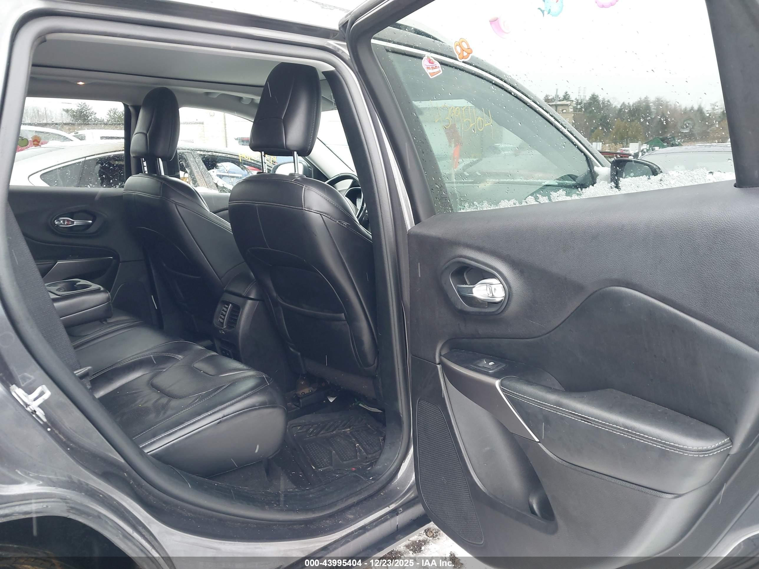 JEEP CHEROKEE image 8