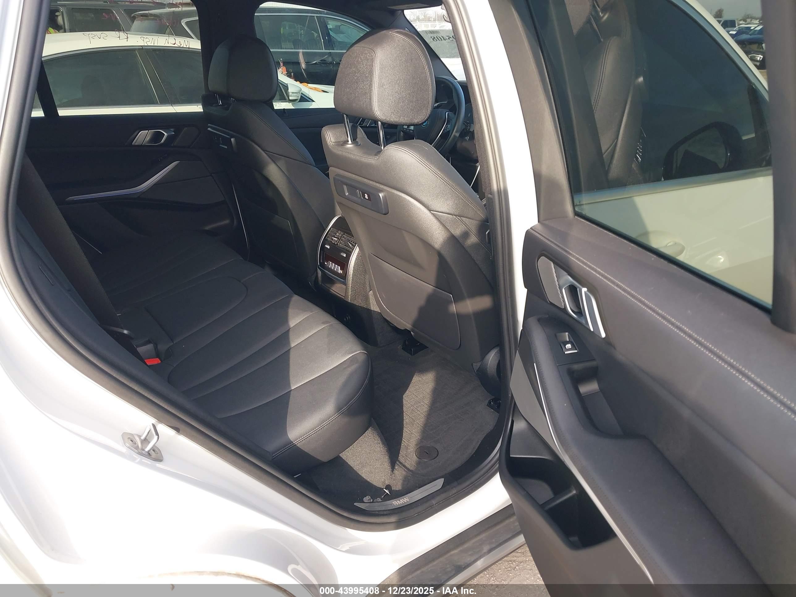 BMW X5 image 8