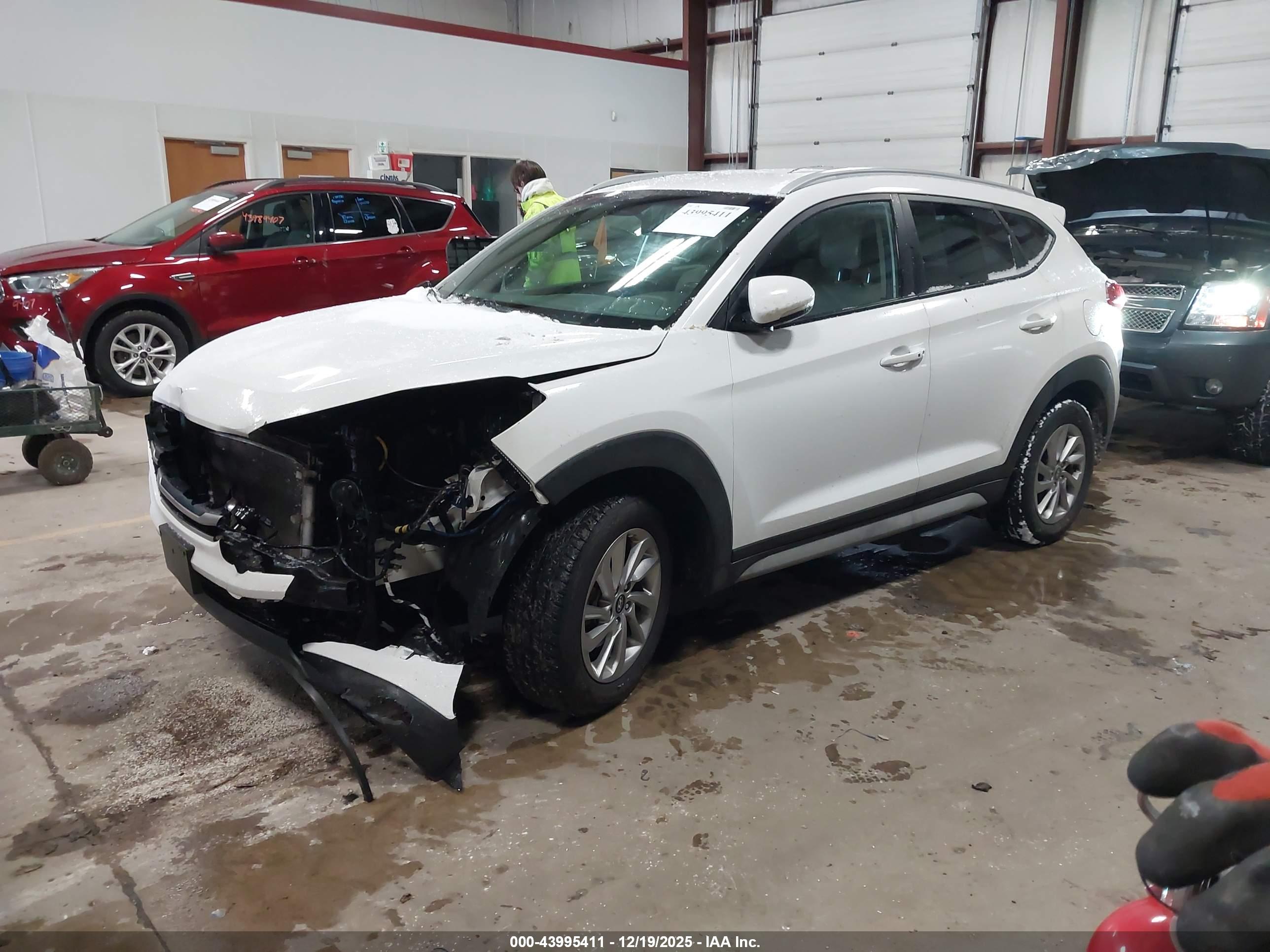 HYUNDAI TUCSON image 2