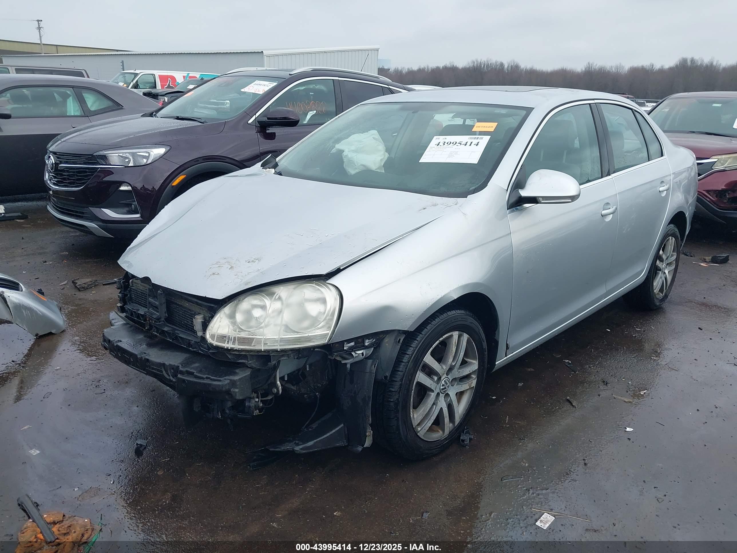 VOLKSWAGEN JETTA image 2