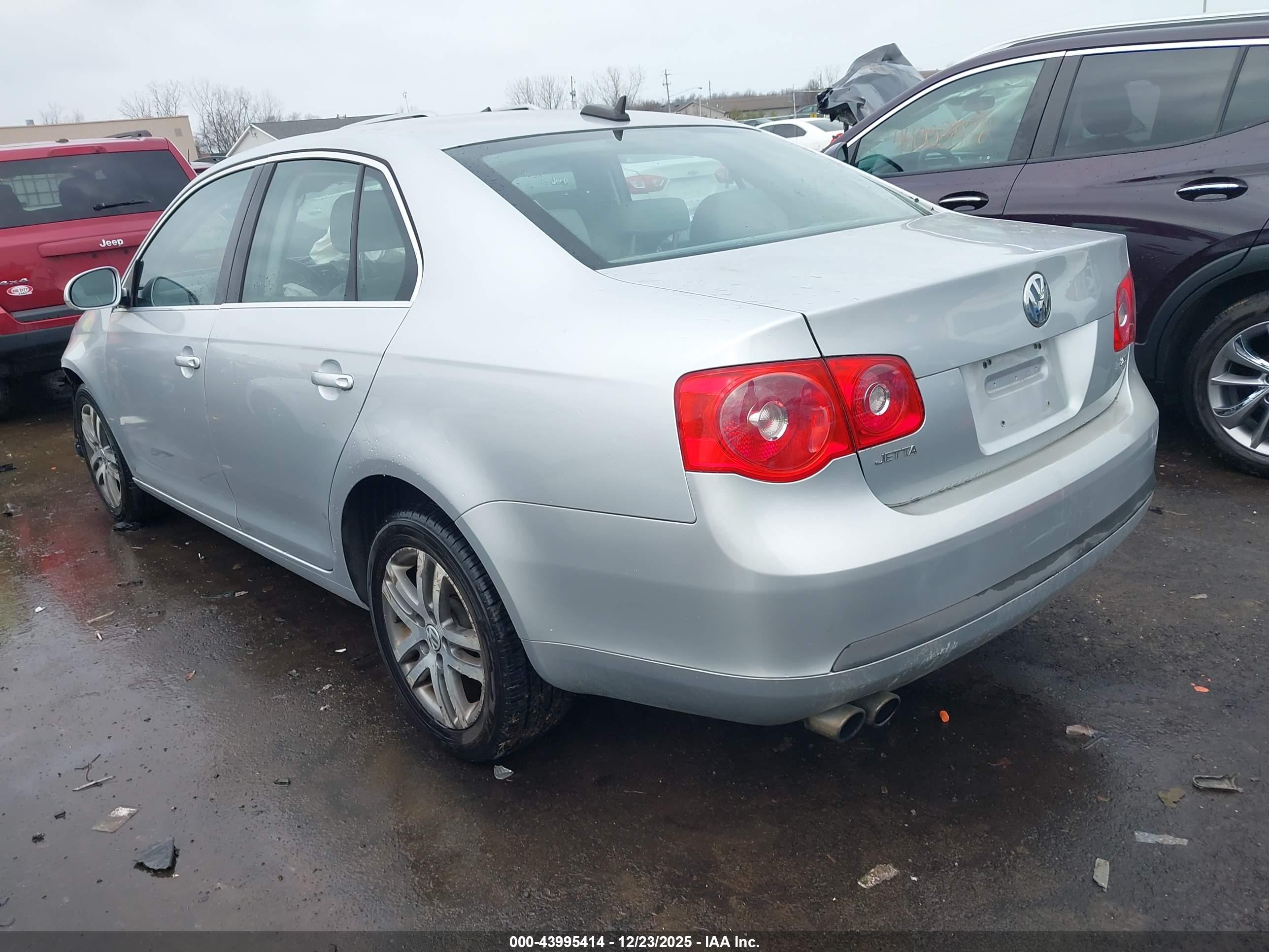 VOLKSWAGEN JETTA image 3