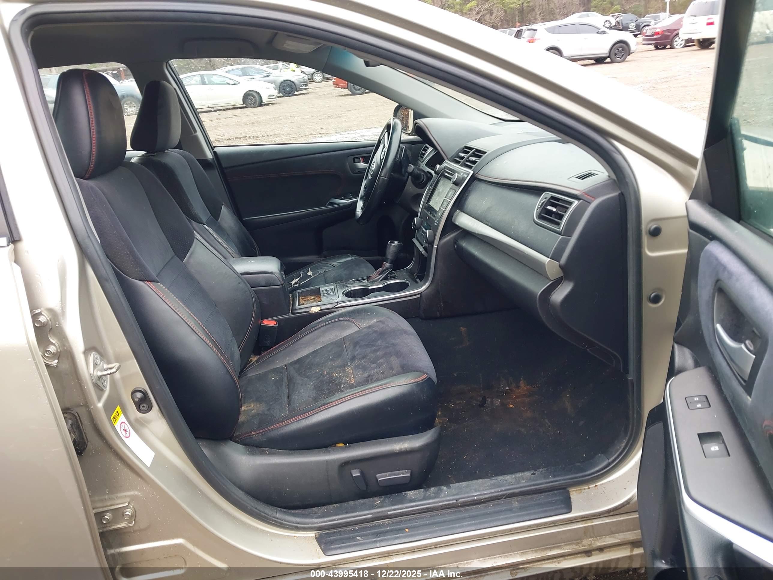 TOYOTA CAMRY image 5