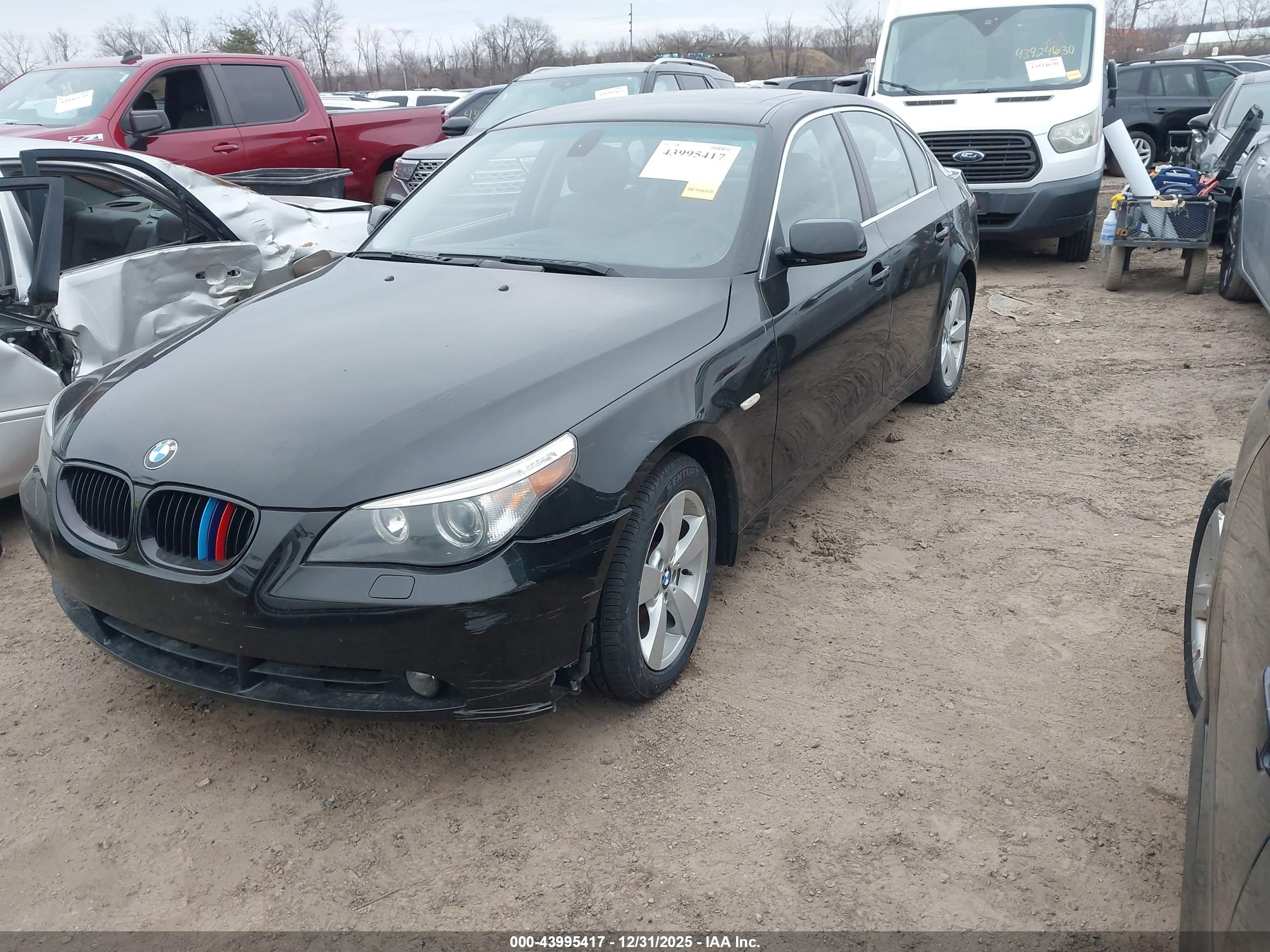 BMW 525XI image 2