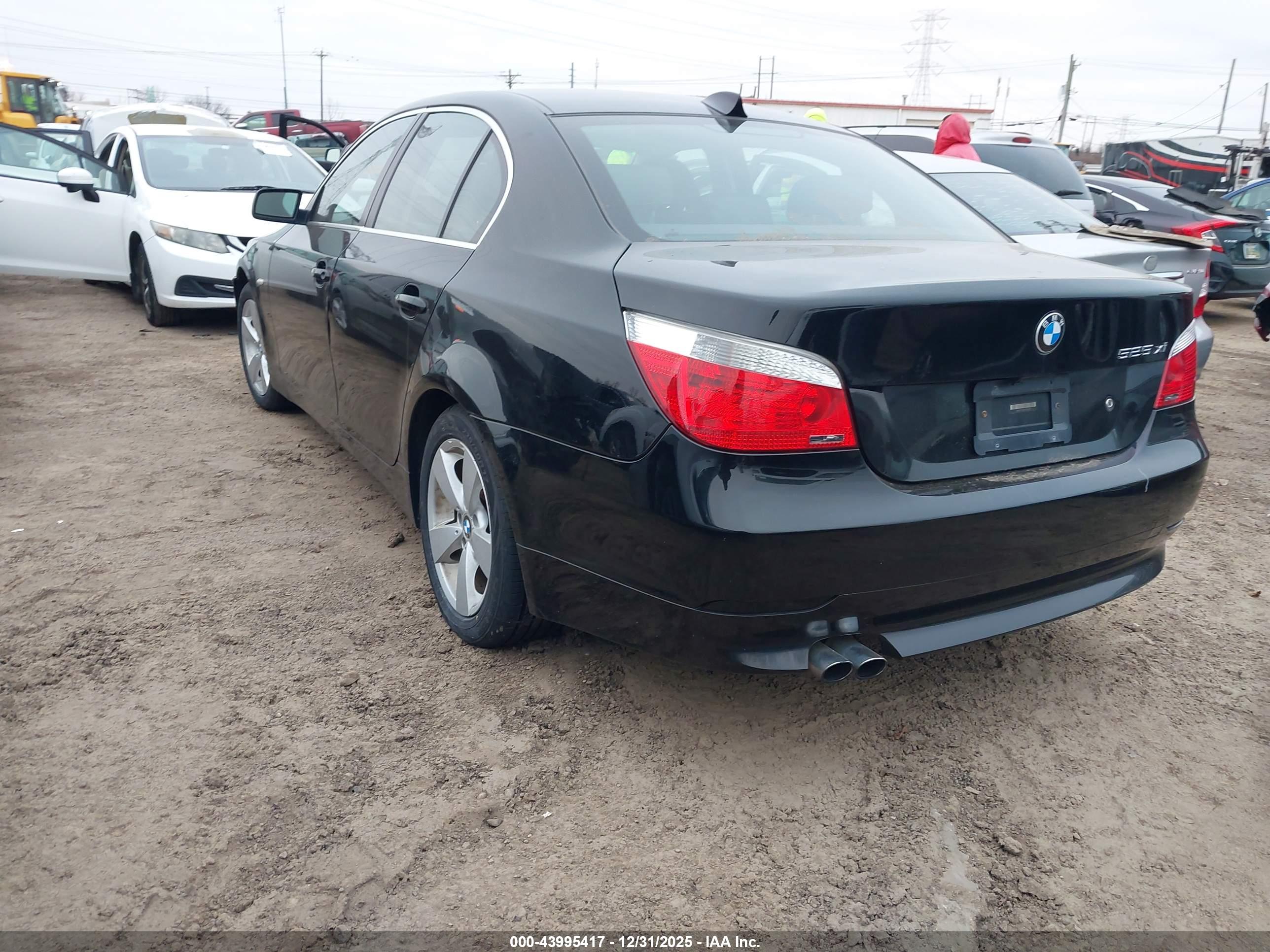 BMW 525XI image 3