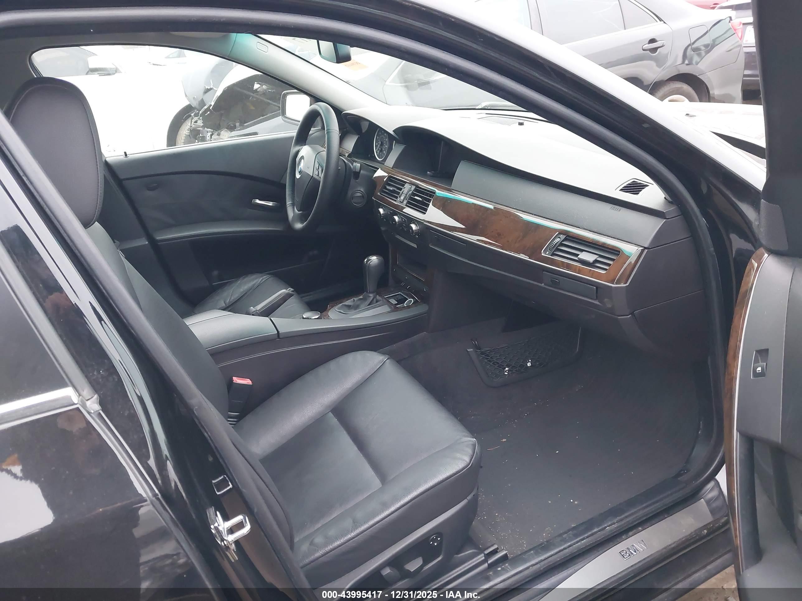 BMW 525XI image 5