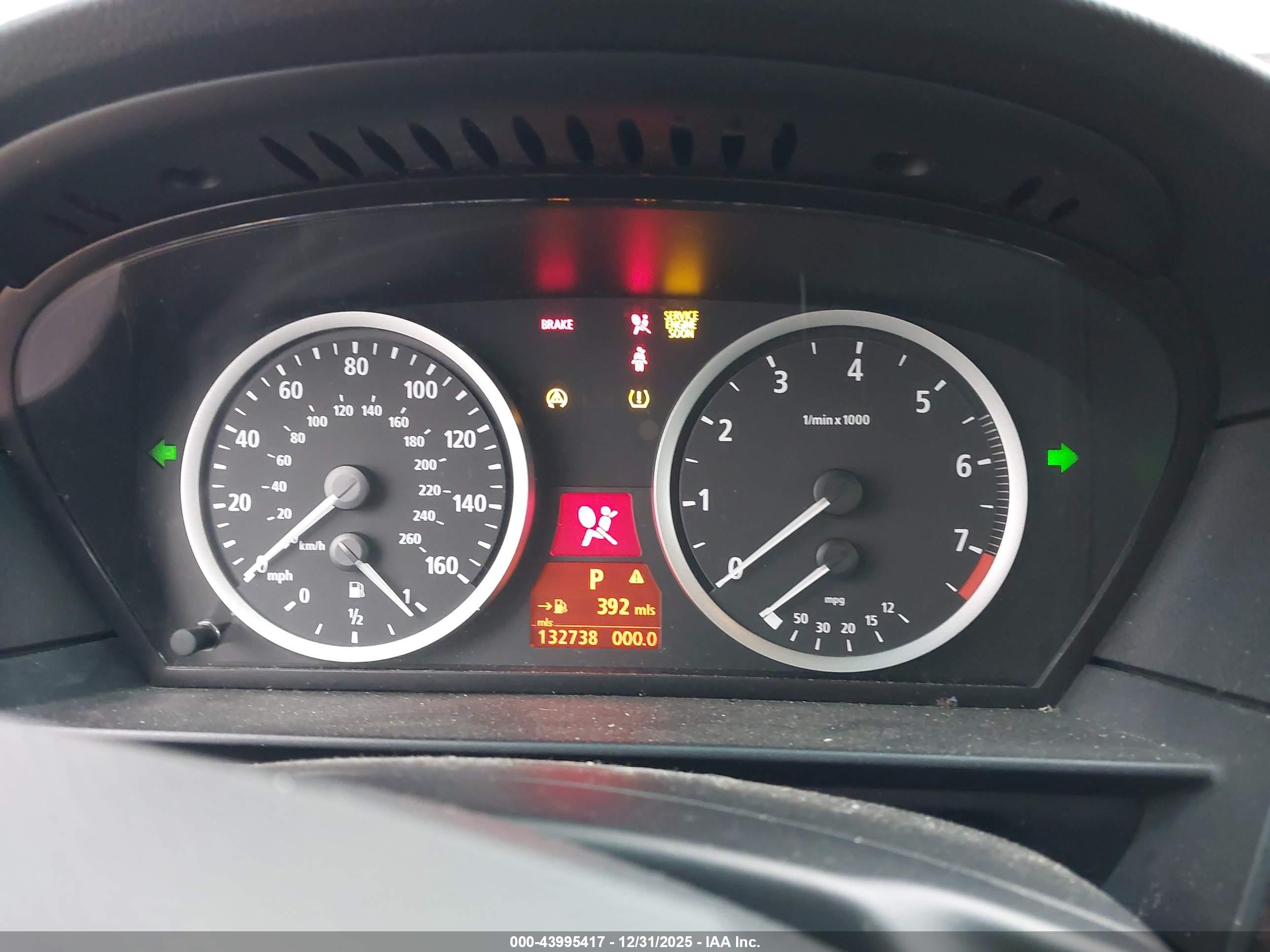 BMW 525XI image 7