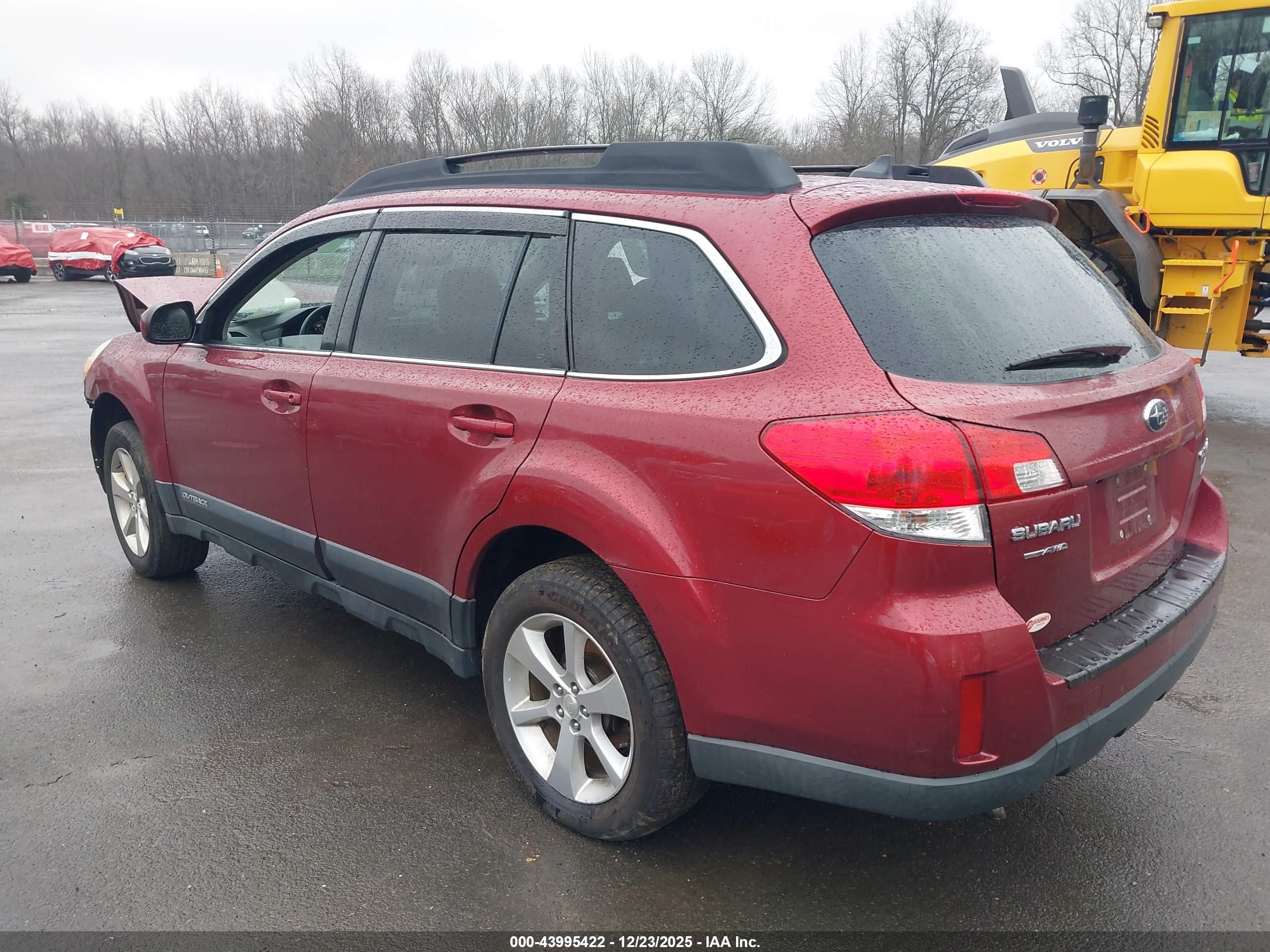 SUBARU OUTBACK image 3