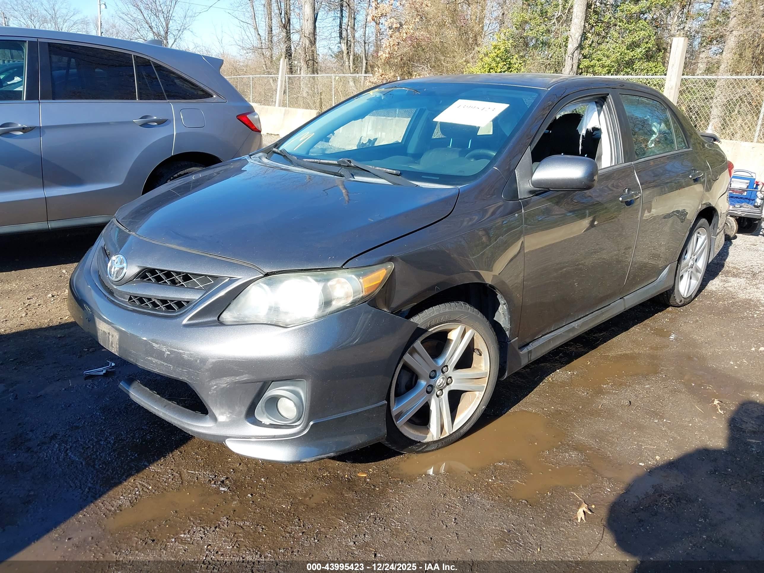 TOYOTA COROLLA image 2