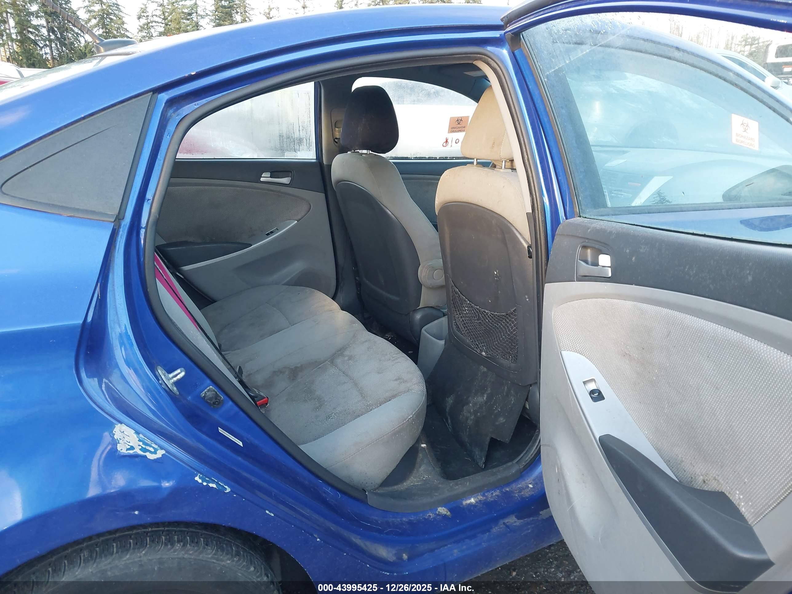 HYUNDAI ACCENT image 8