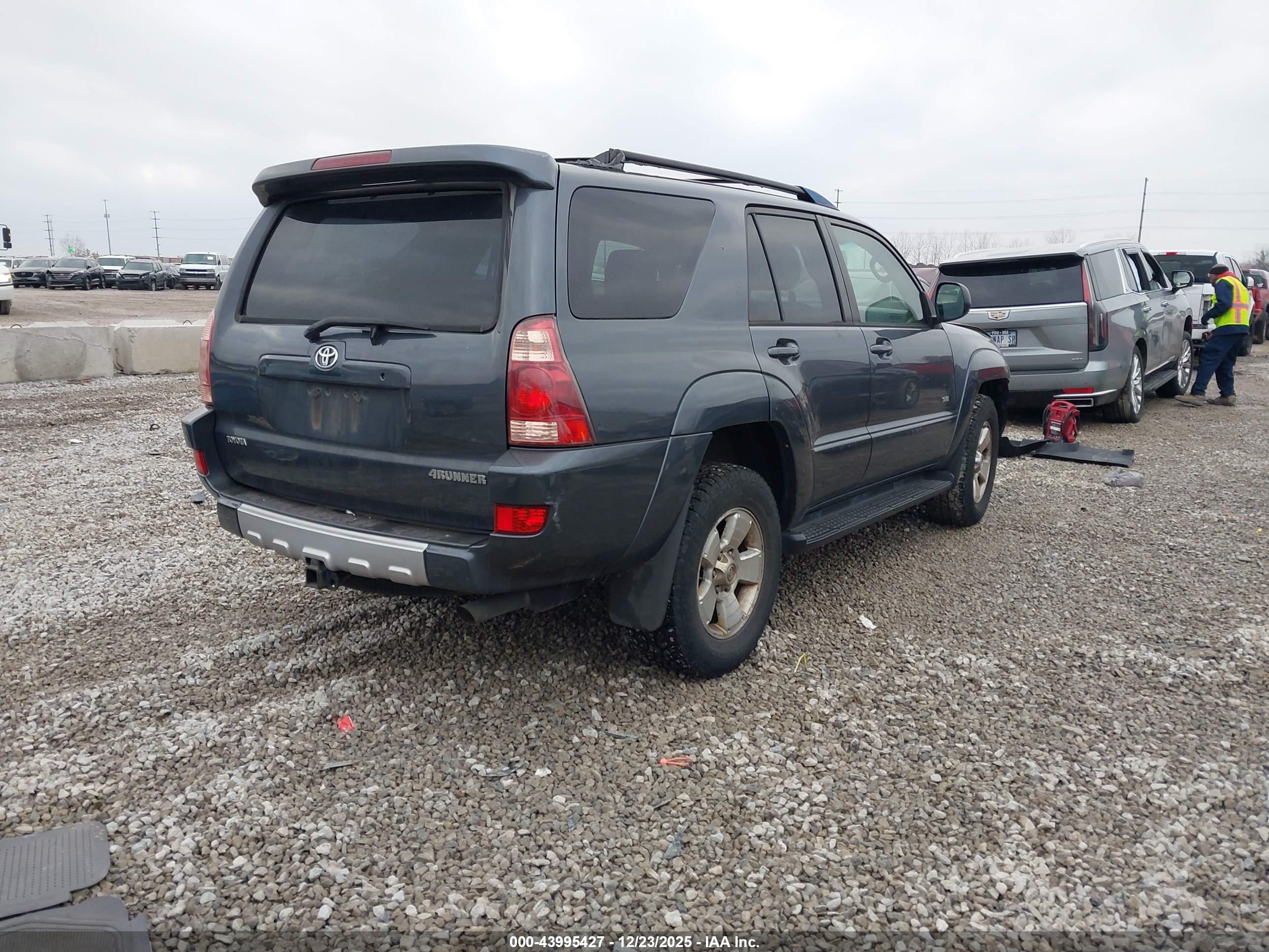 TOYOTA 4RUNNER image 4