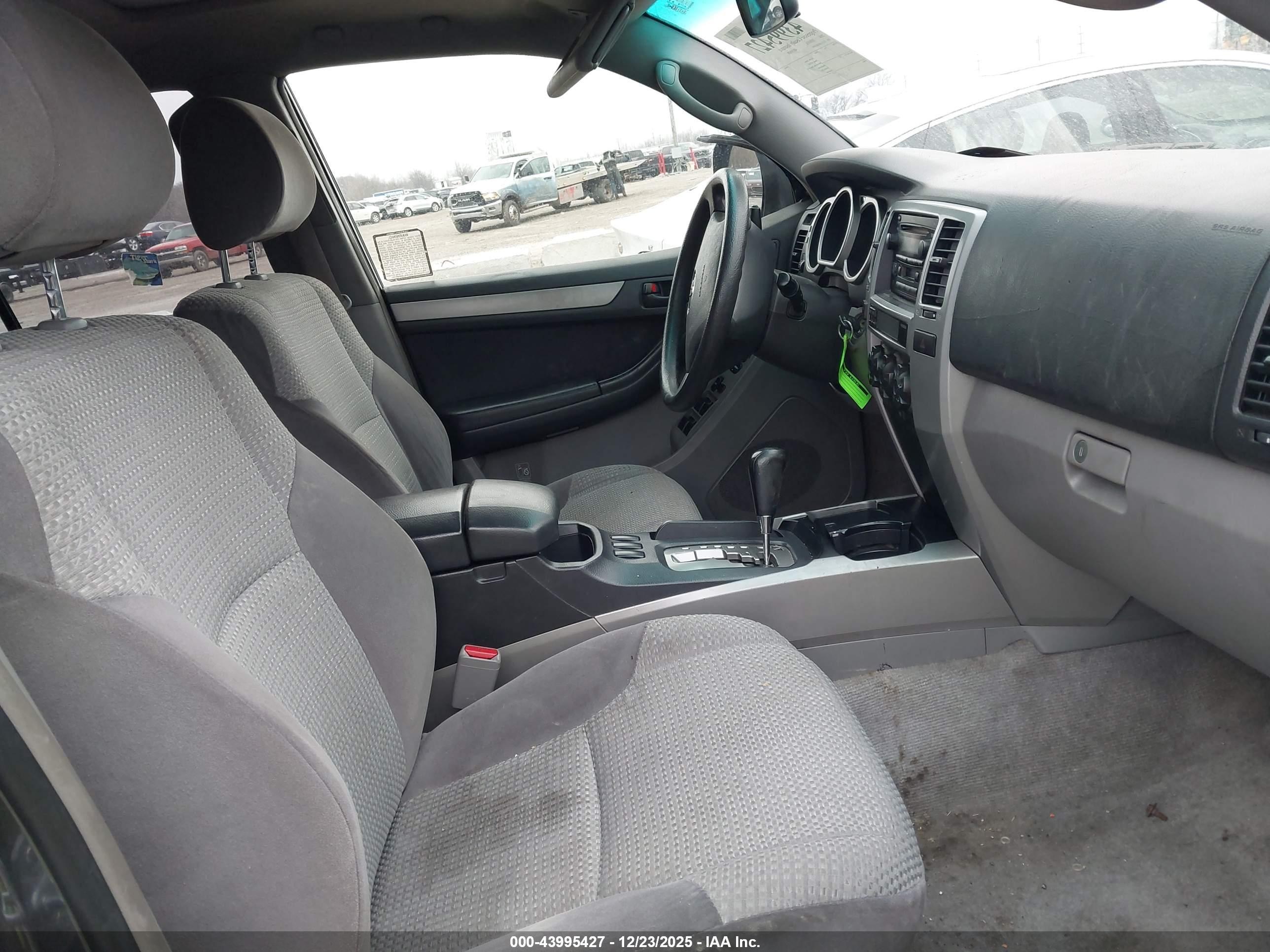 TOYOTA 4RUNNER image 5