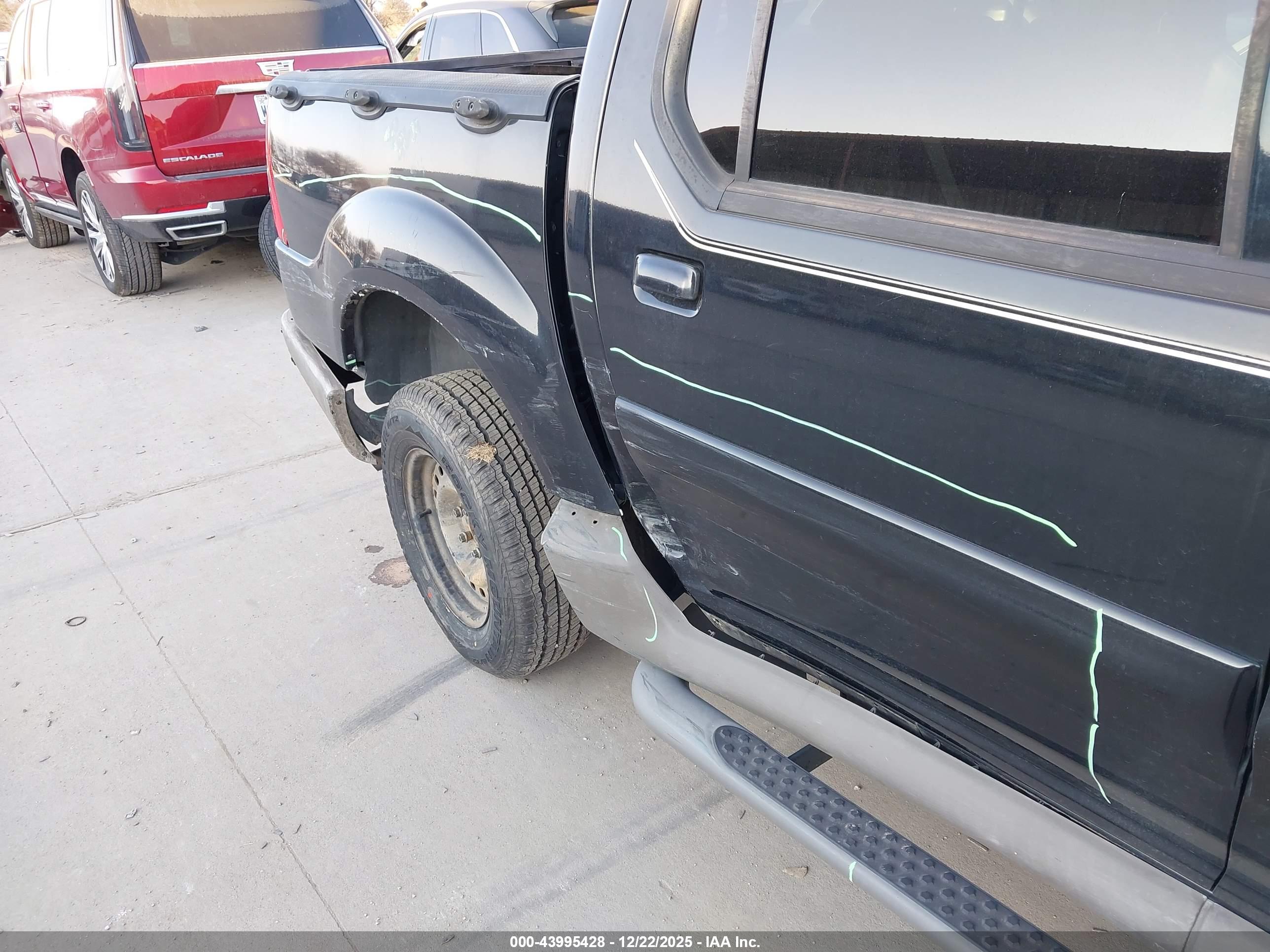 FORD EXPLORER image 6