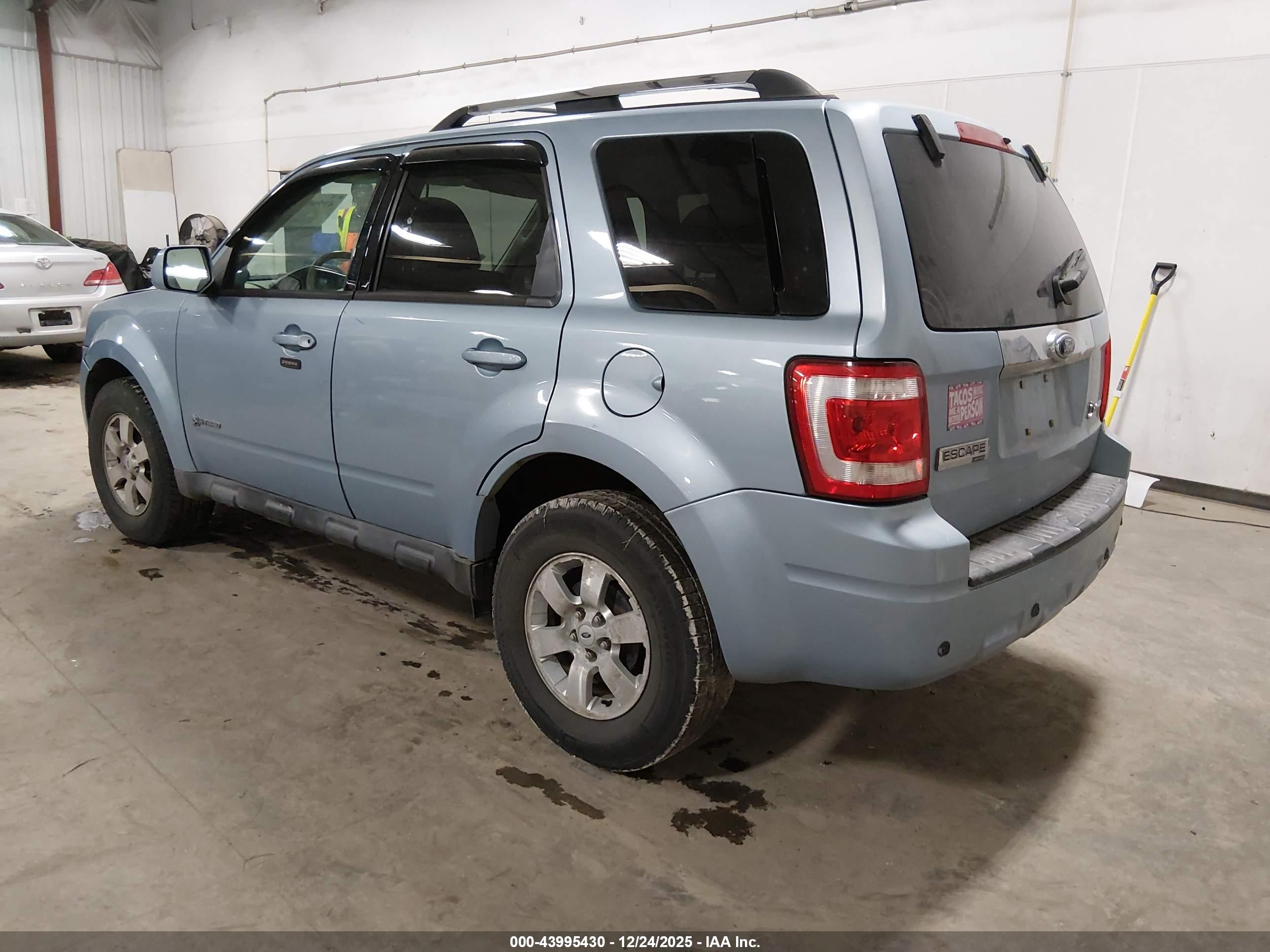 FORD ESCAPE image 3