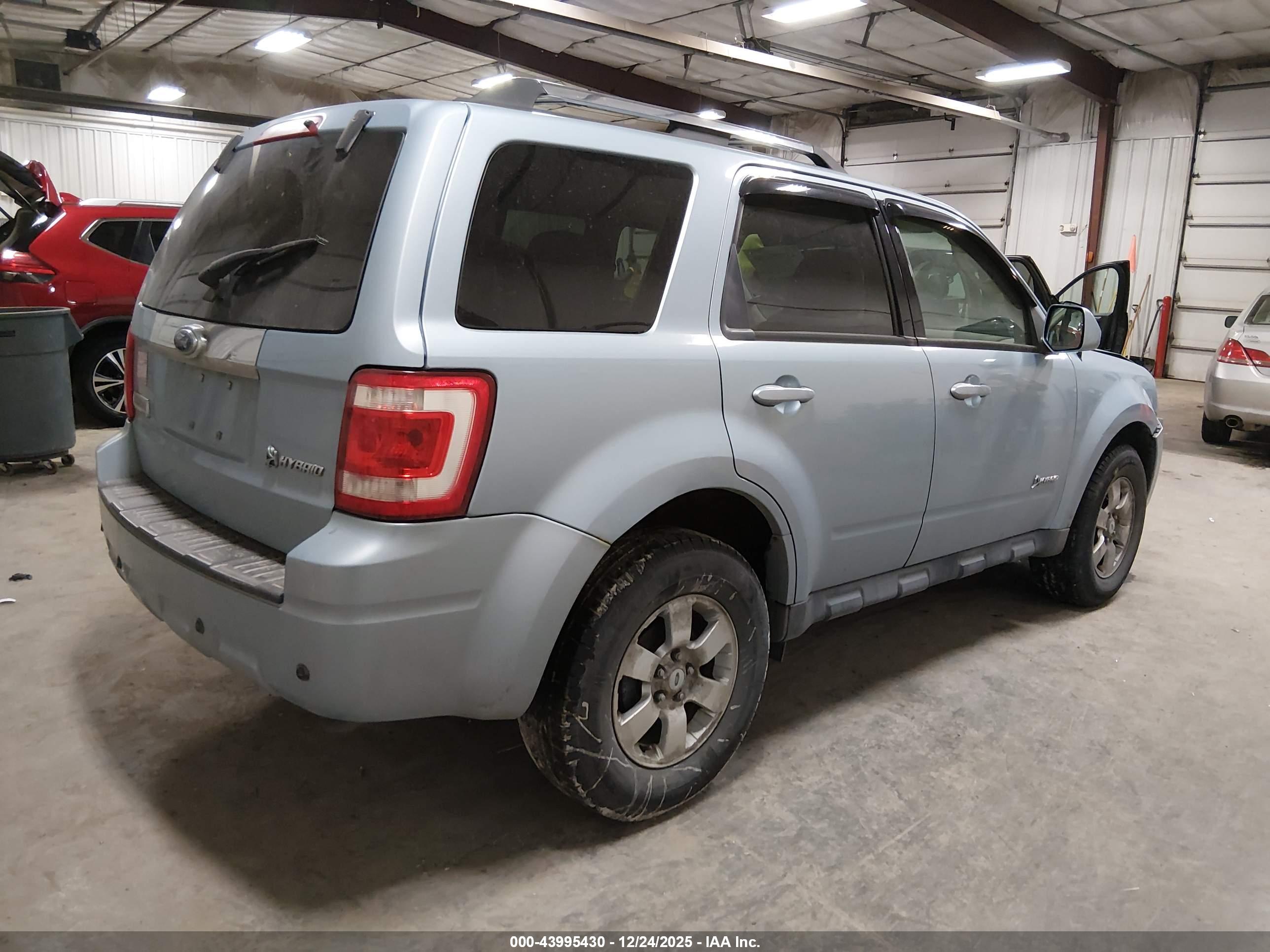 FORD ESCAPE image 4