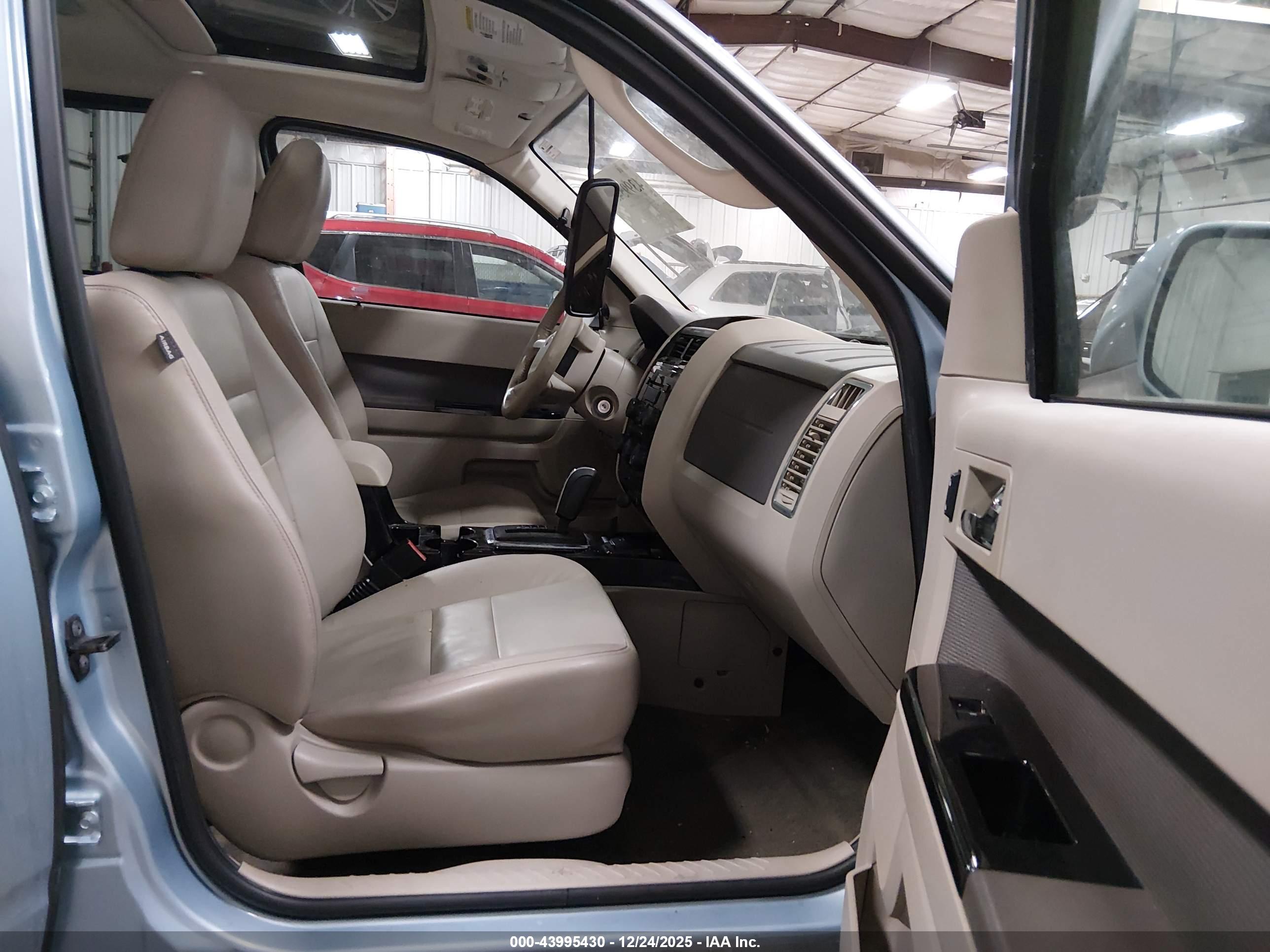 FORD ESCAPE image 5