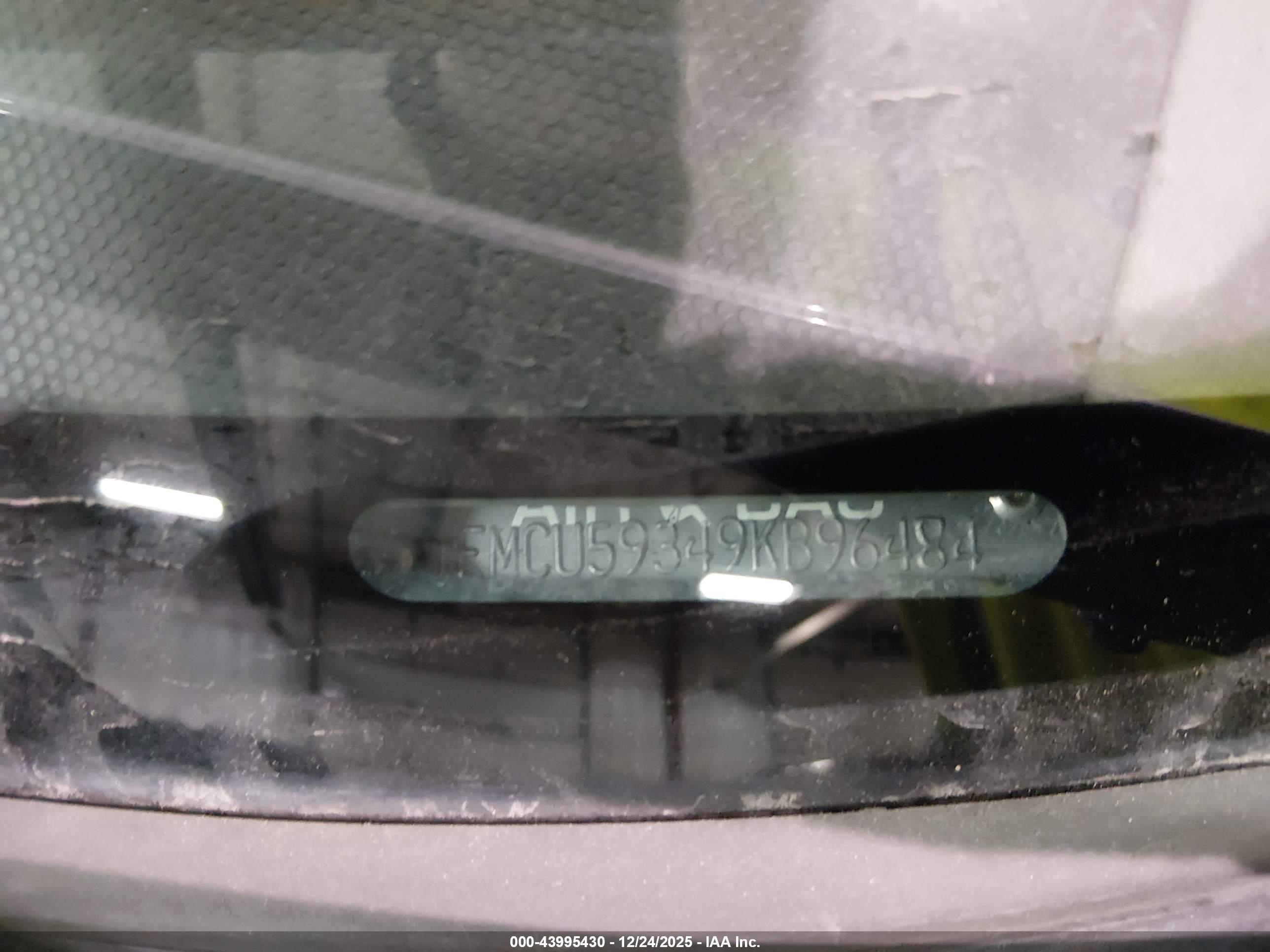 FORD ESCAPE image 9