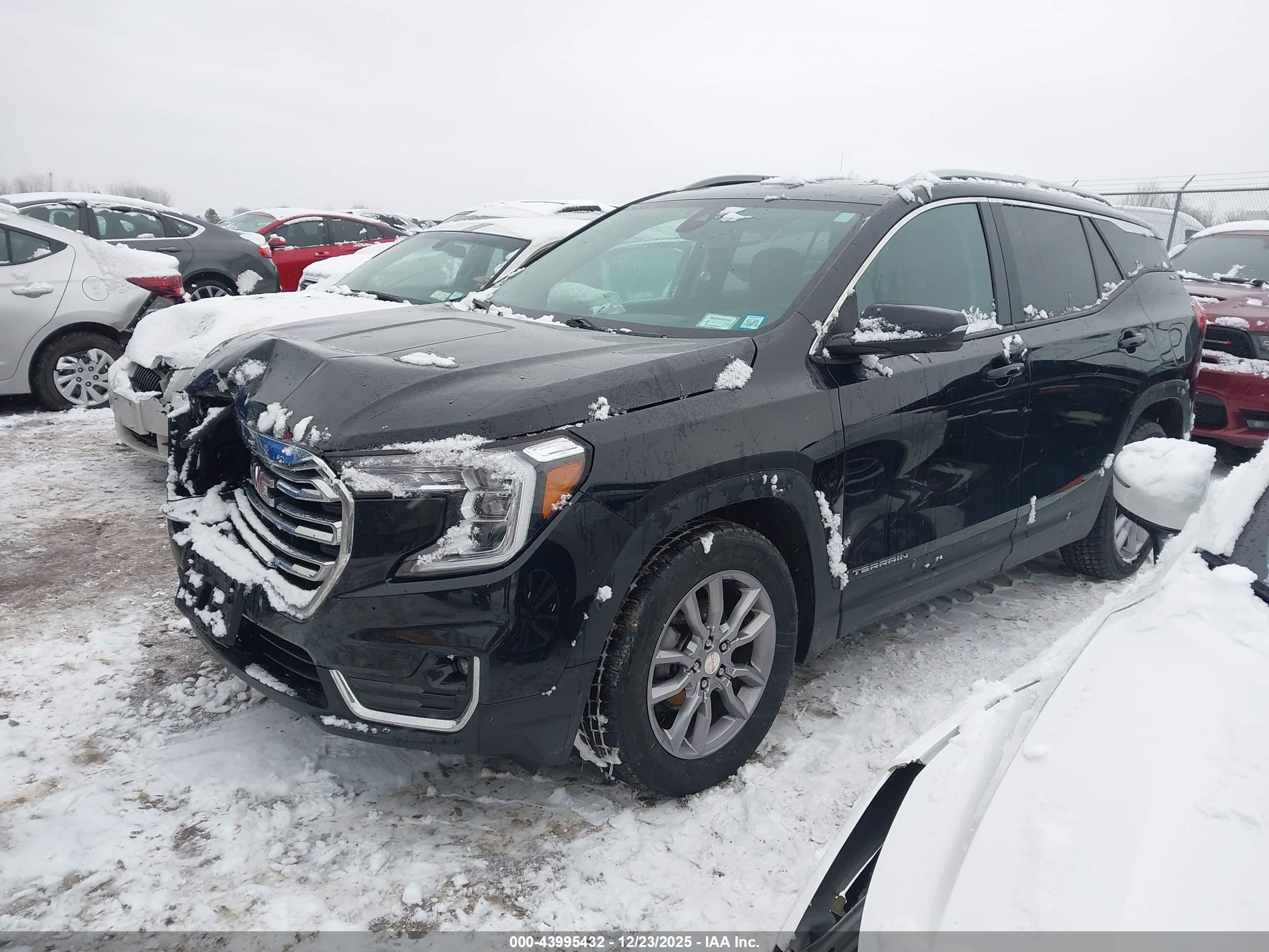 GMC TERRAIN image 2