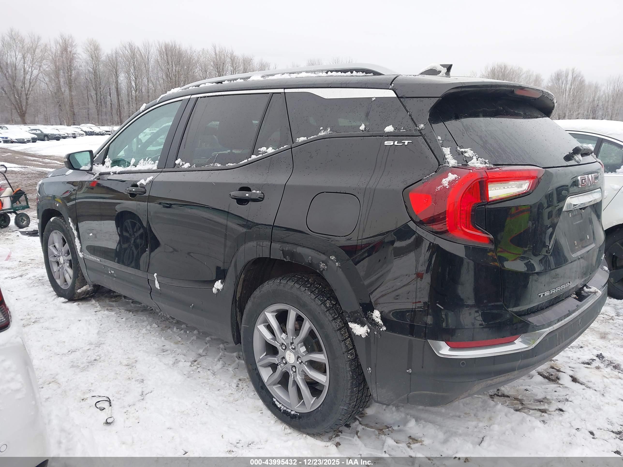 GMC TERRAIN image 3