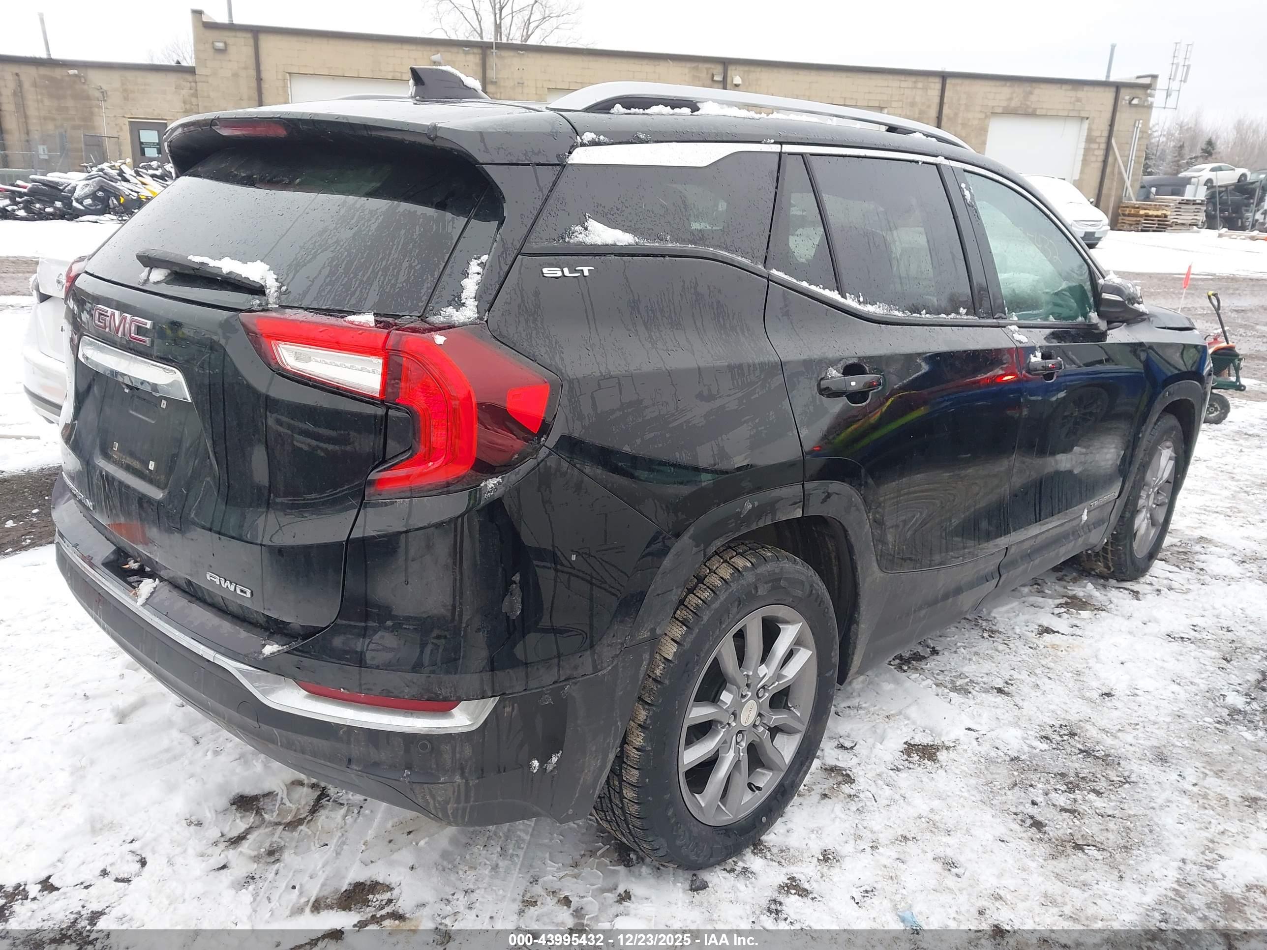 GMC TERRAIN image 4