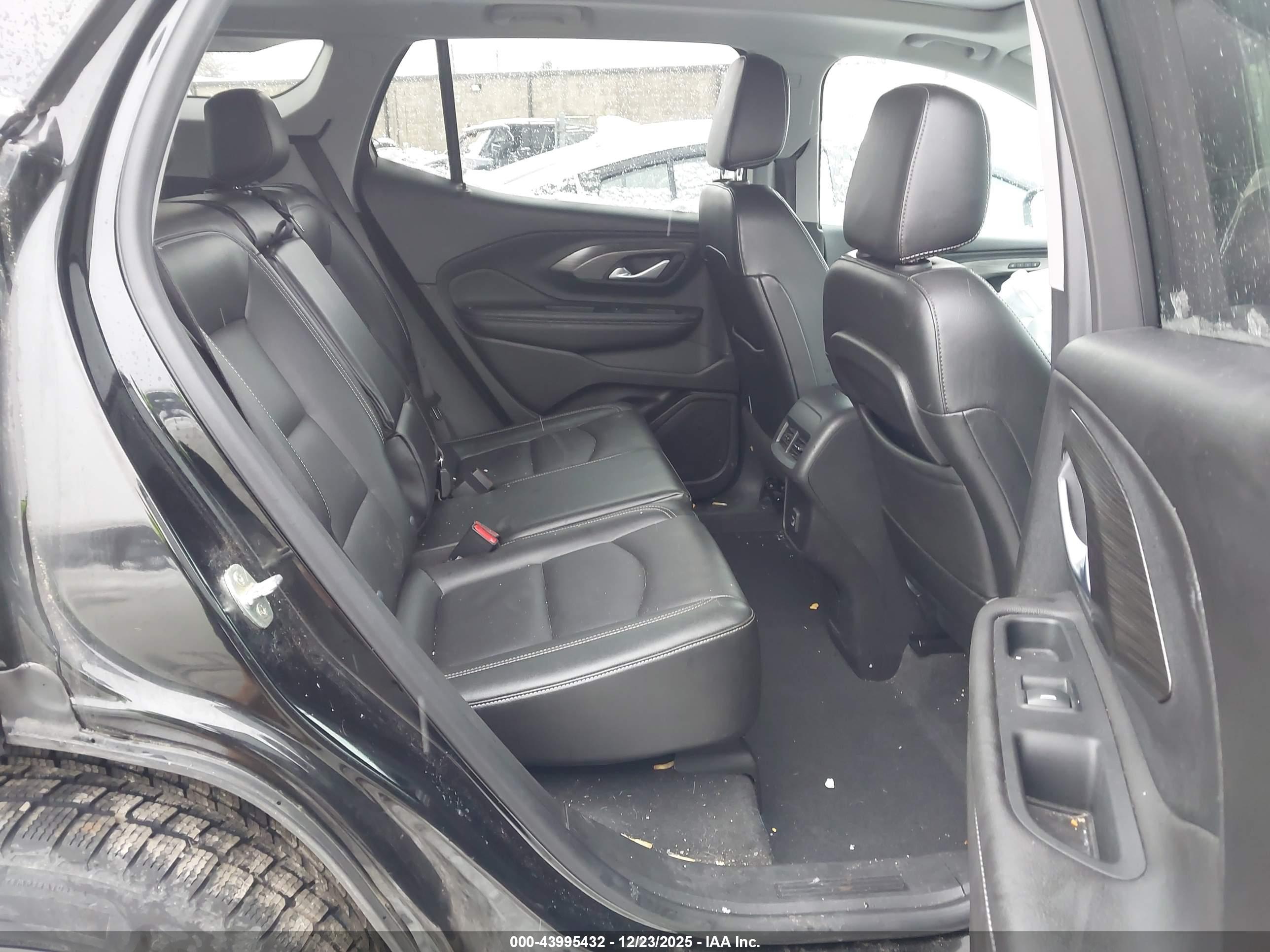 GMC TERRAIN image 8