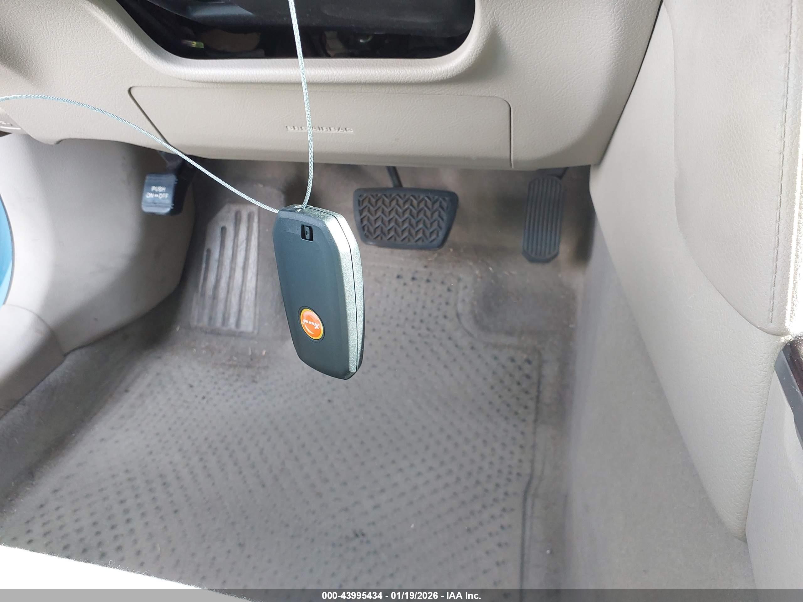 TOYOTA CAMRY image 11