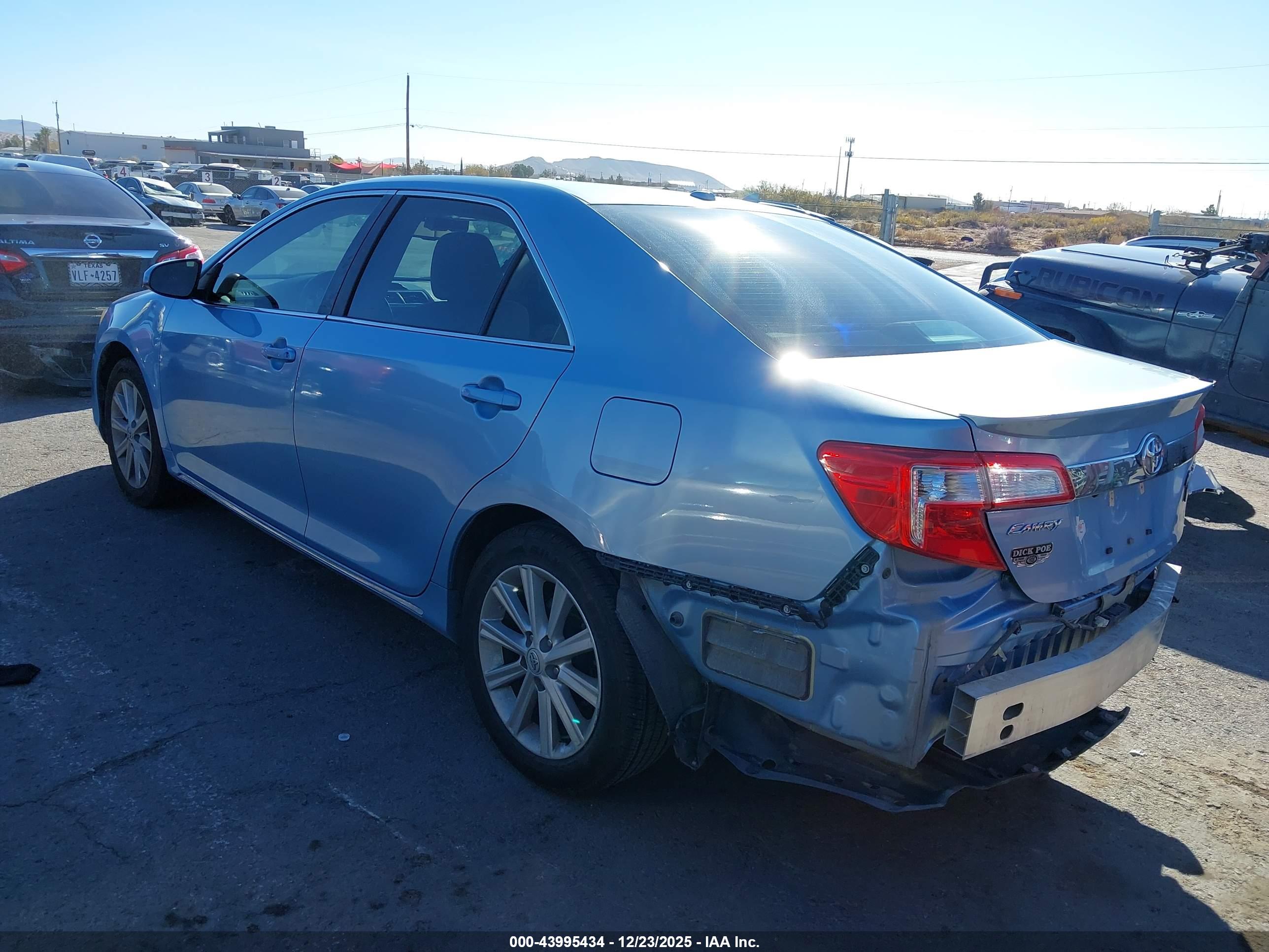 TOYOTA CAMRY image 3
