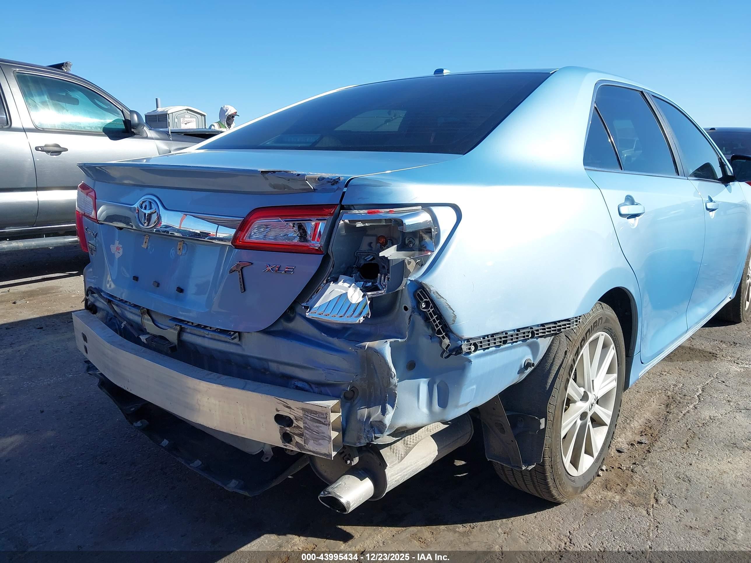 TOYOTA CAMRY image 6
