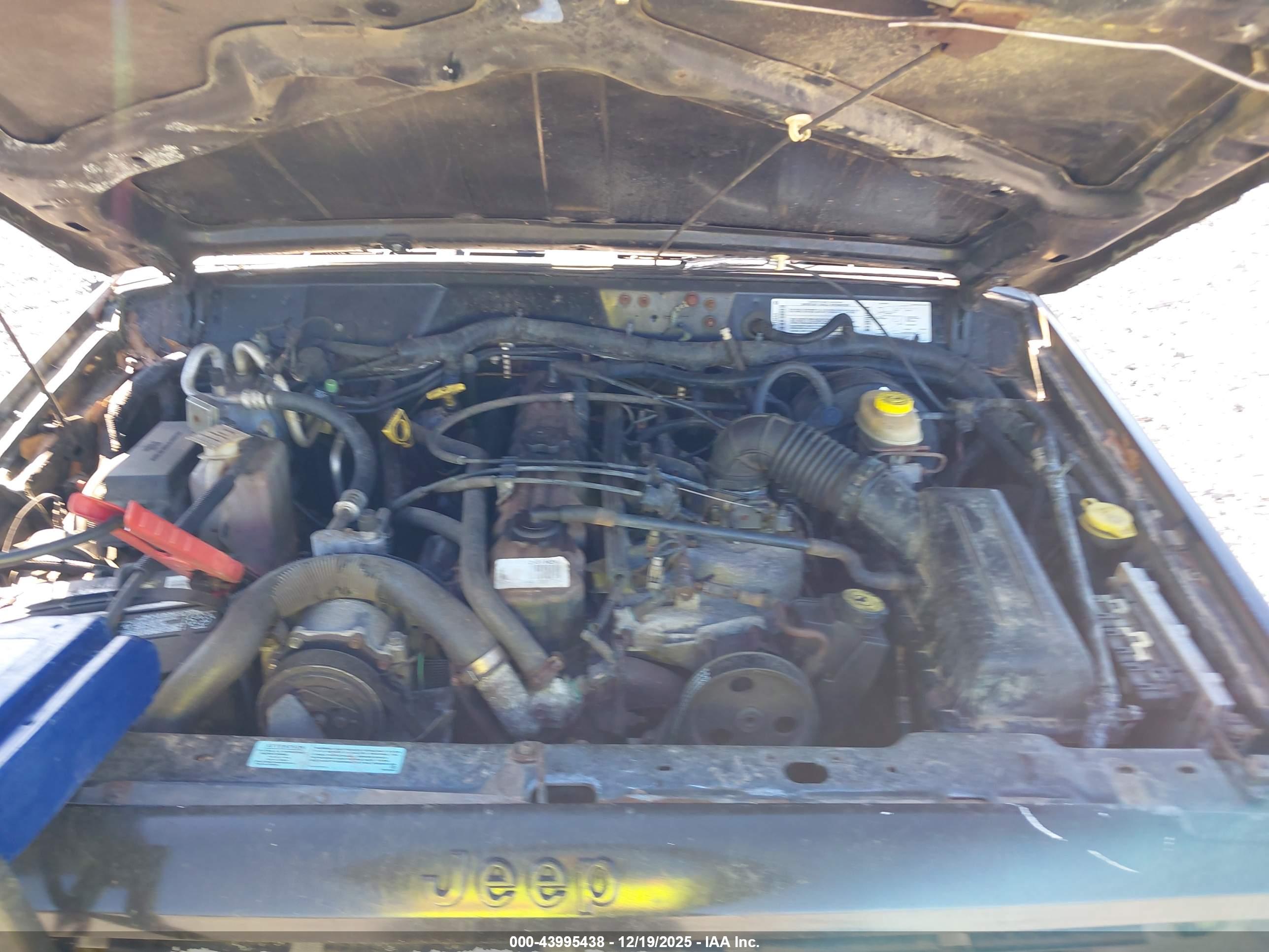 JEEP CHEROKEE image 10