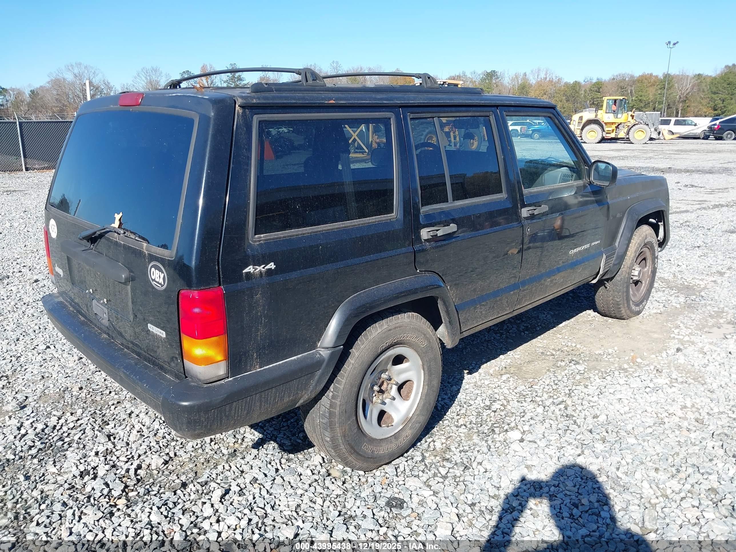 JEEP CHEROKEE image 4