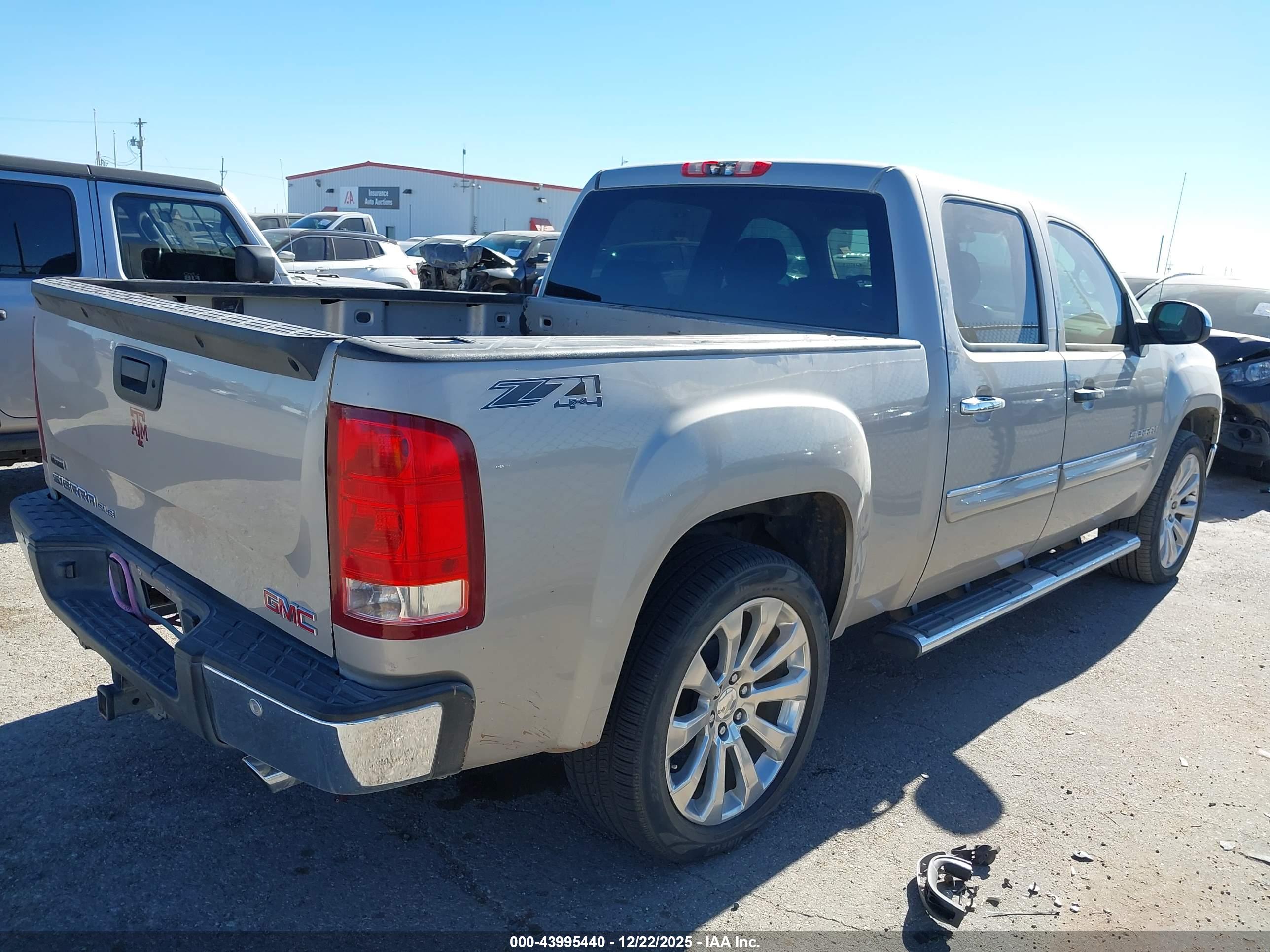 GMC SIERRA image 4