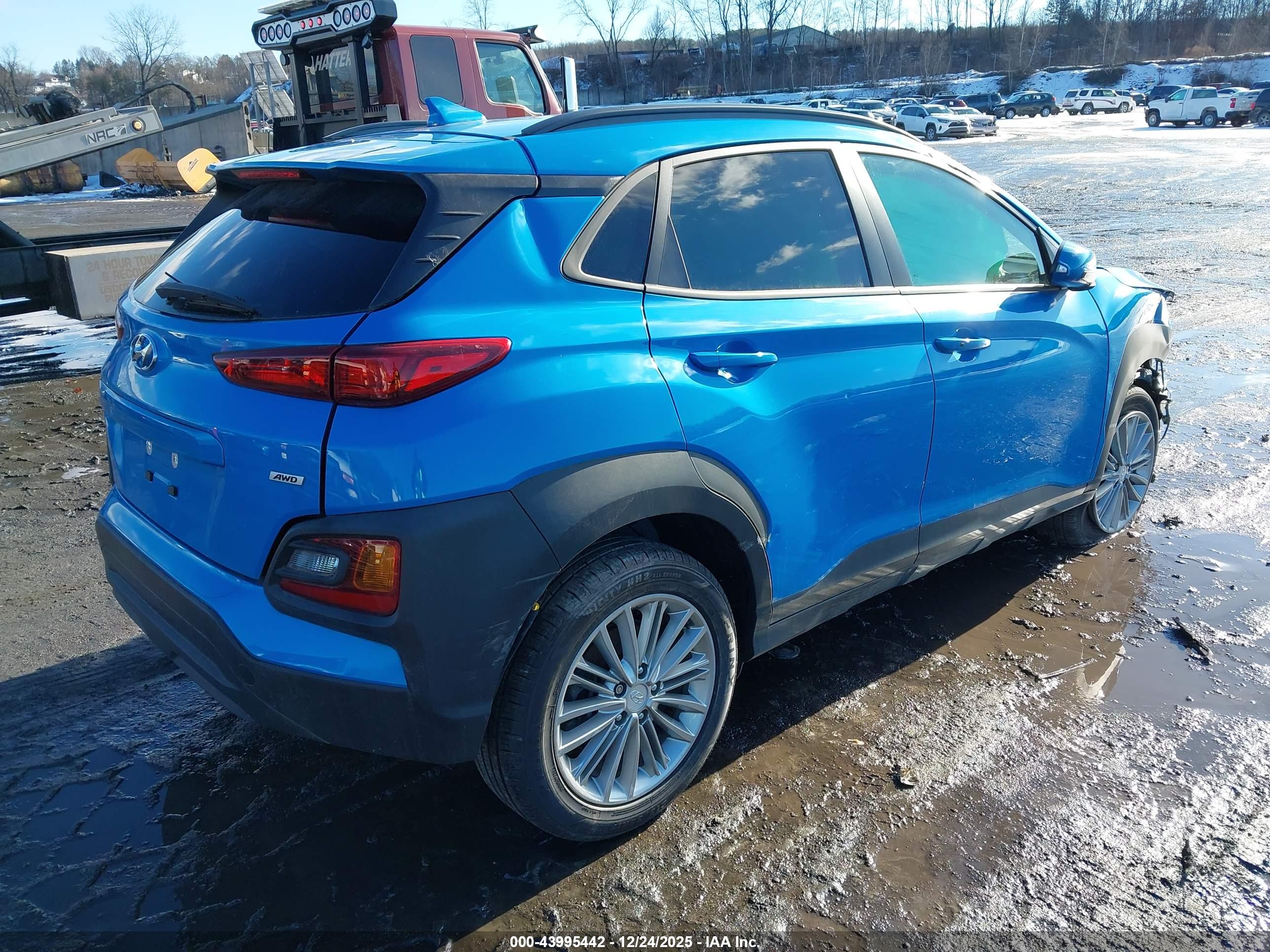 HYUNDAI KONA image 4