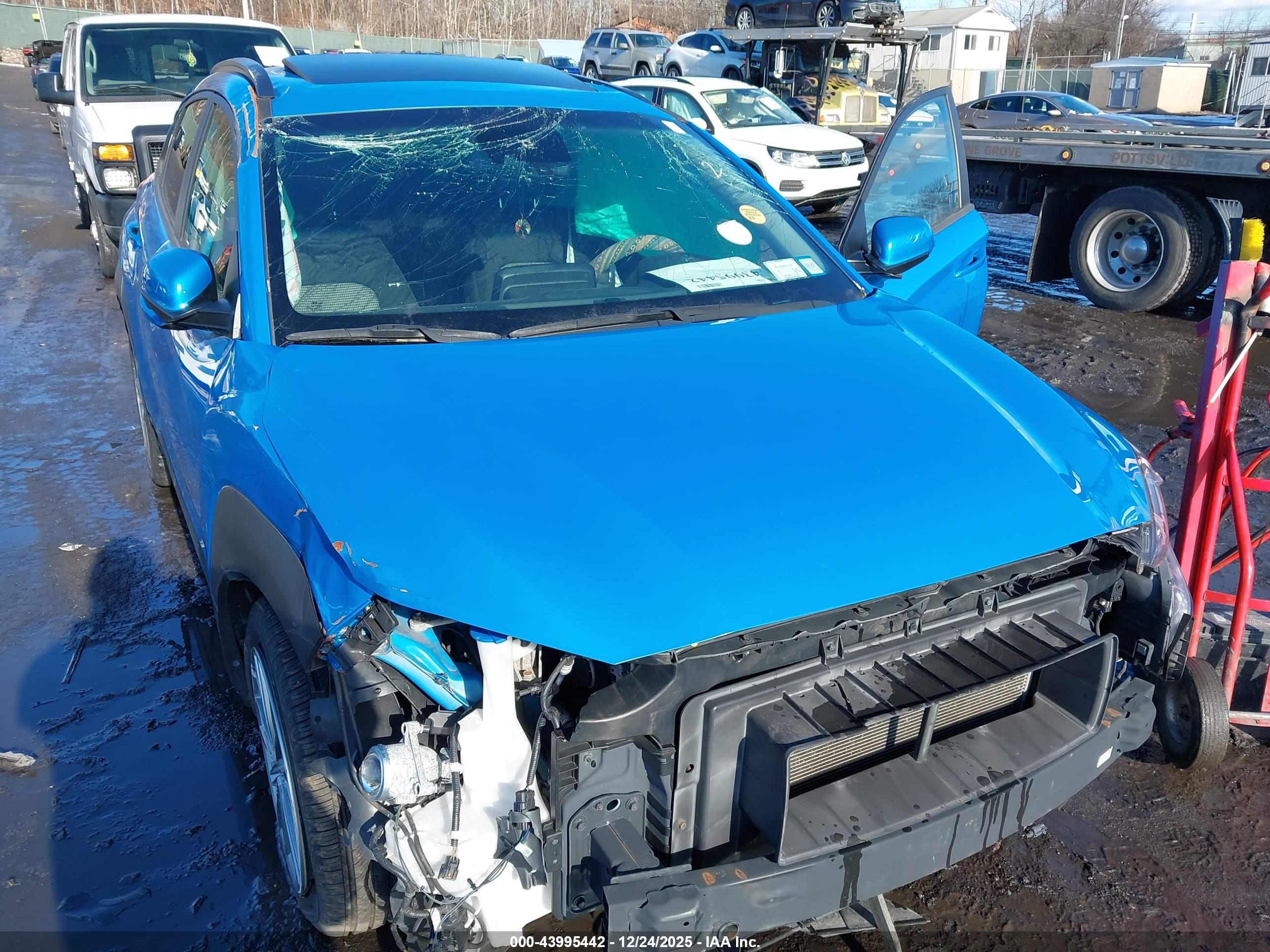 HYUNDAI KONA image 6