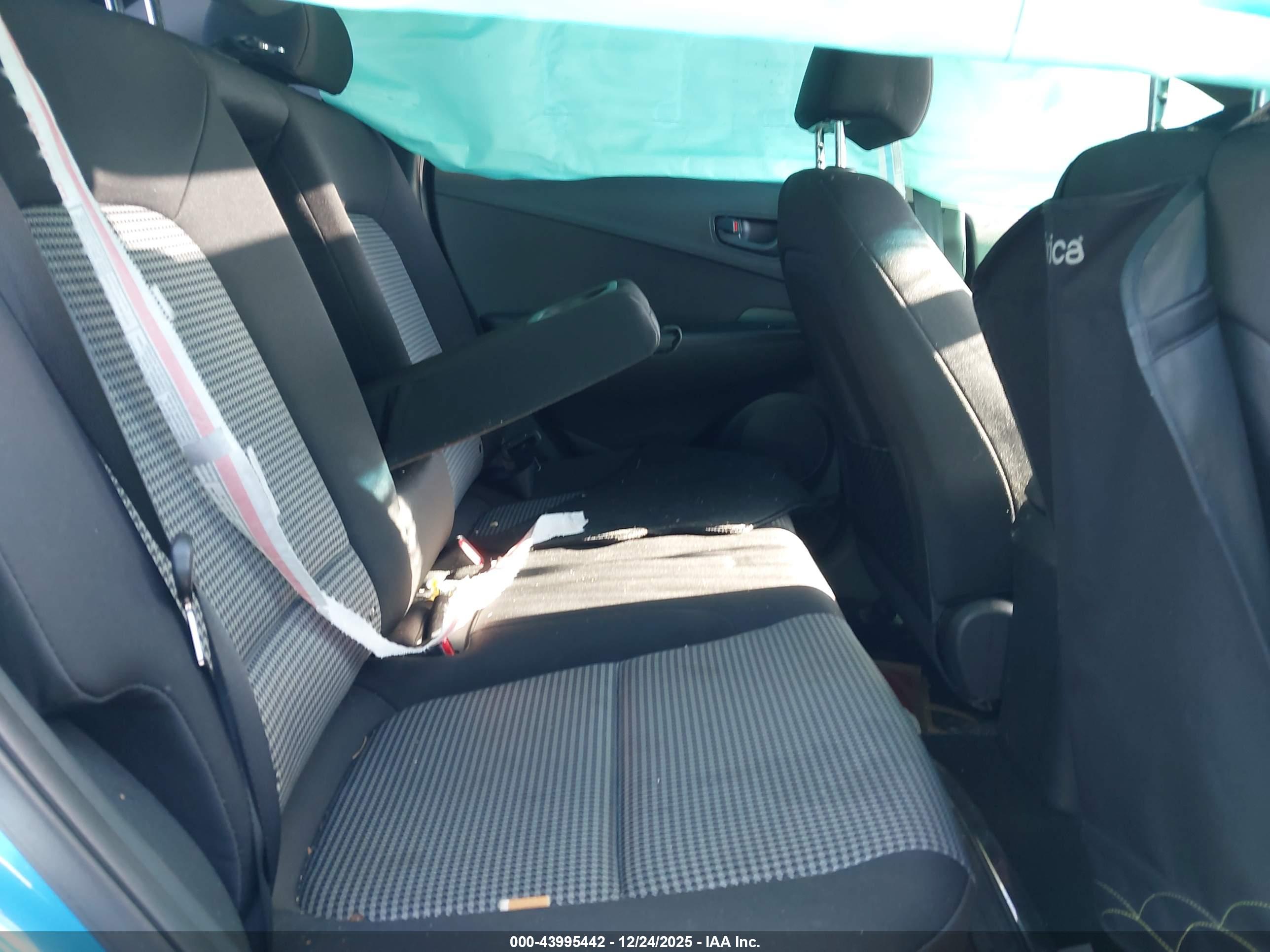 HYUNDAI KONA image 8