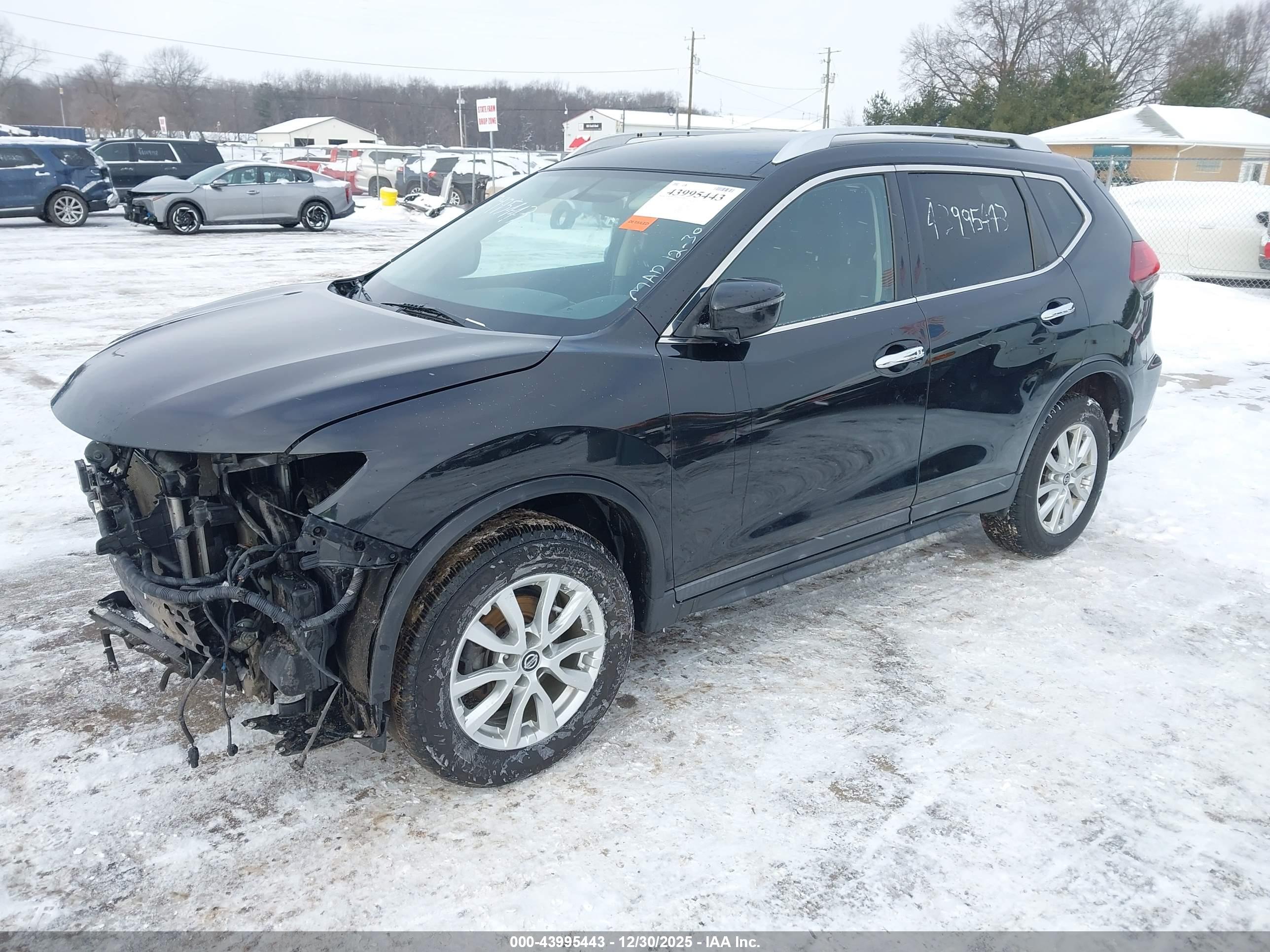NISSAN ROGUE image 2