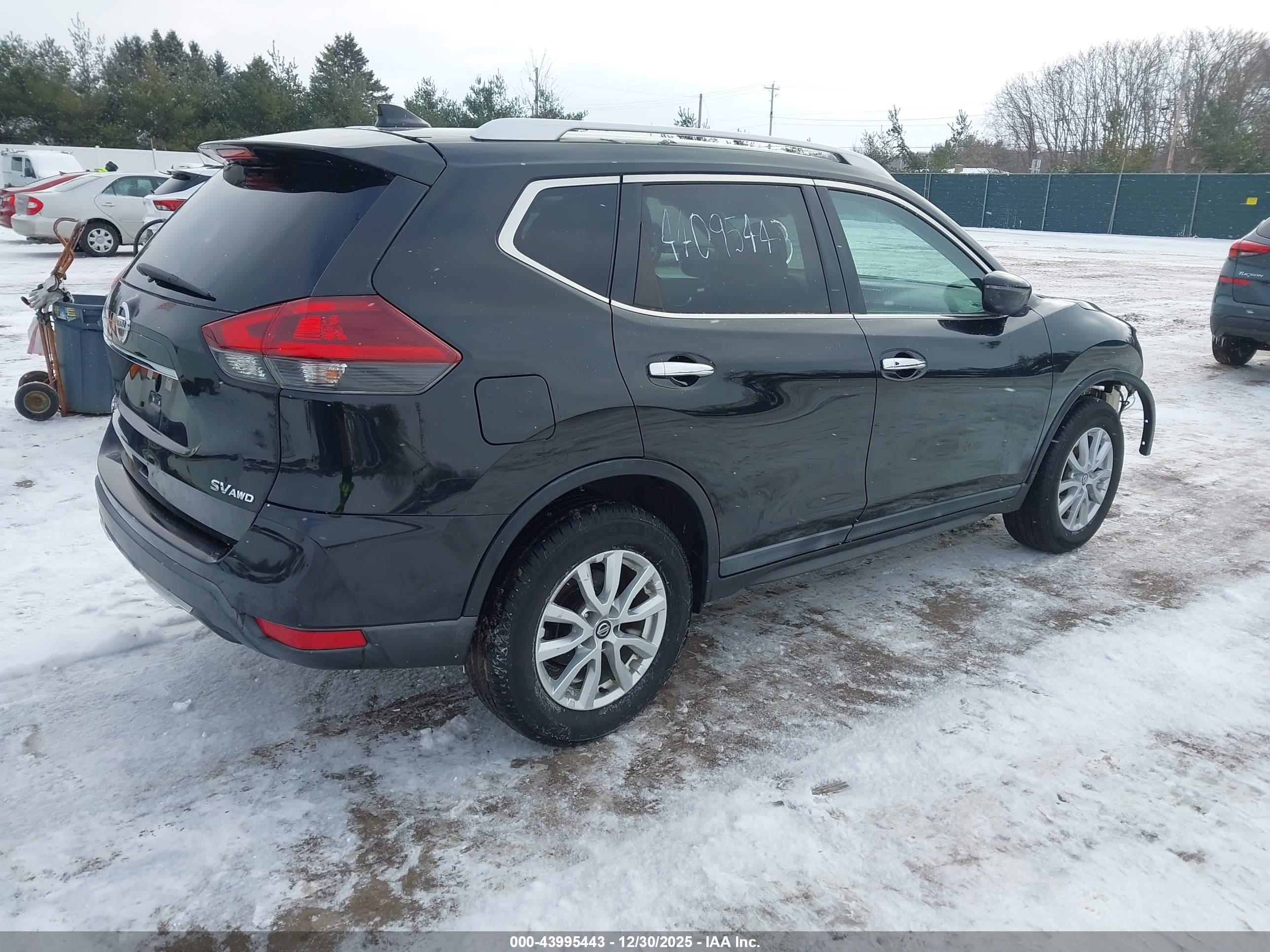 NISSAN ROGUE image 4