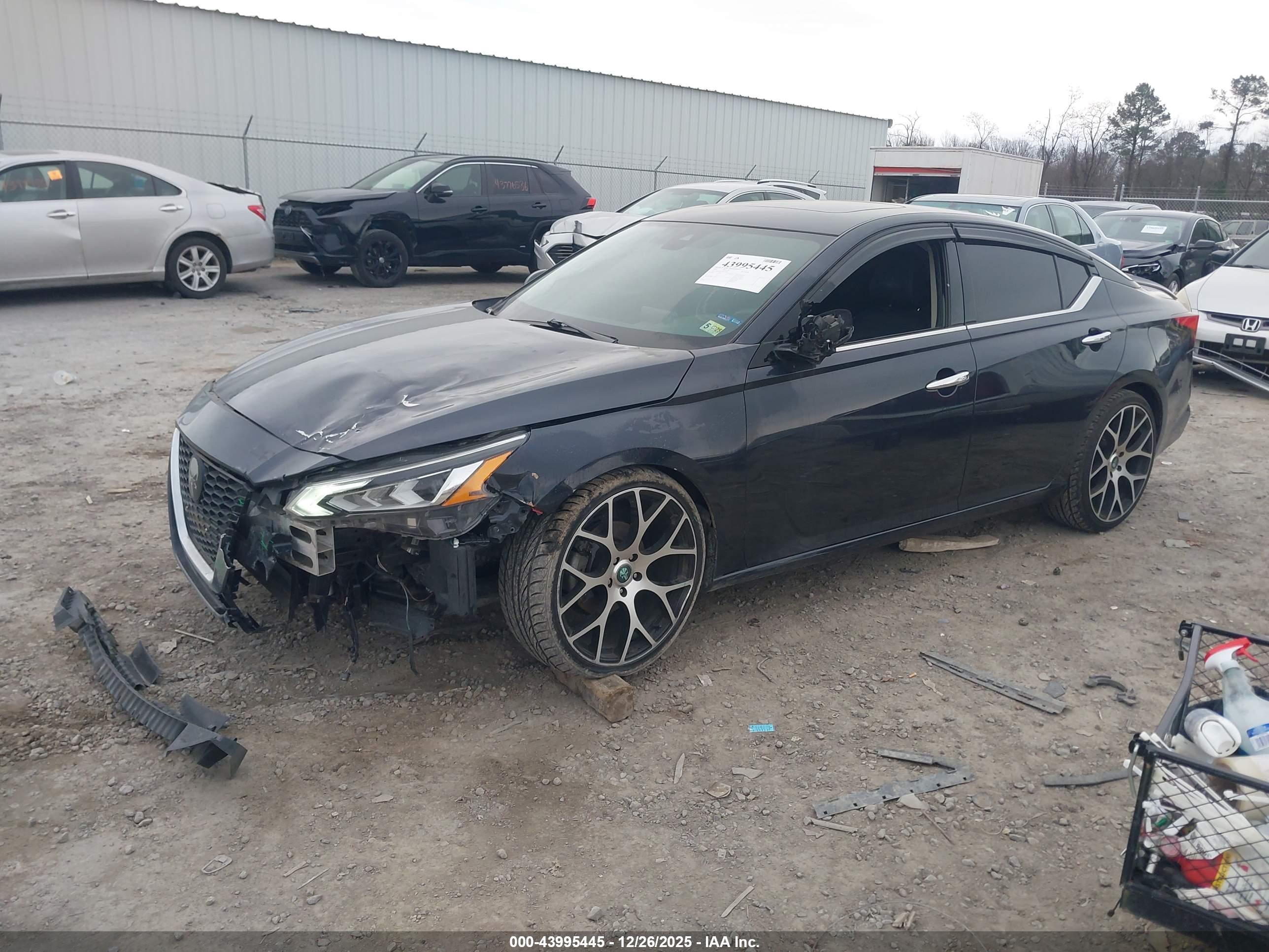 NISSAN ALTIMA image 2
