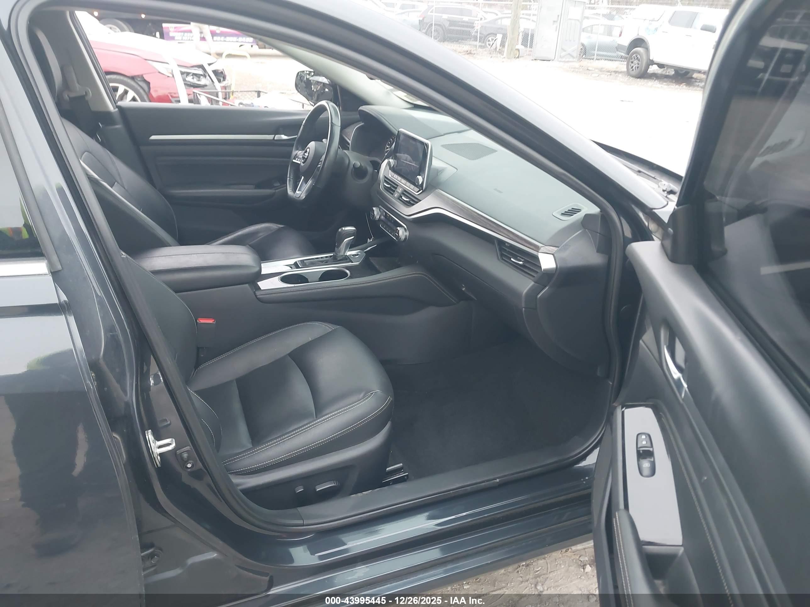 NISSAN ALTIMA image 5