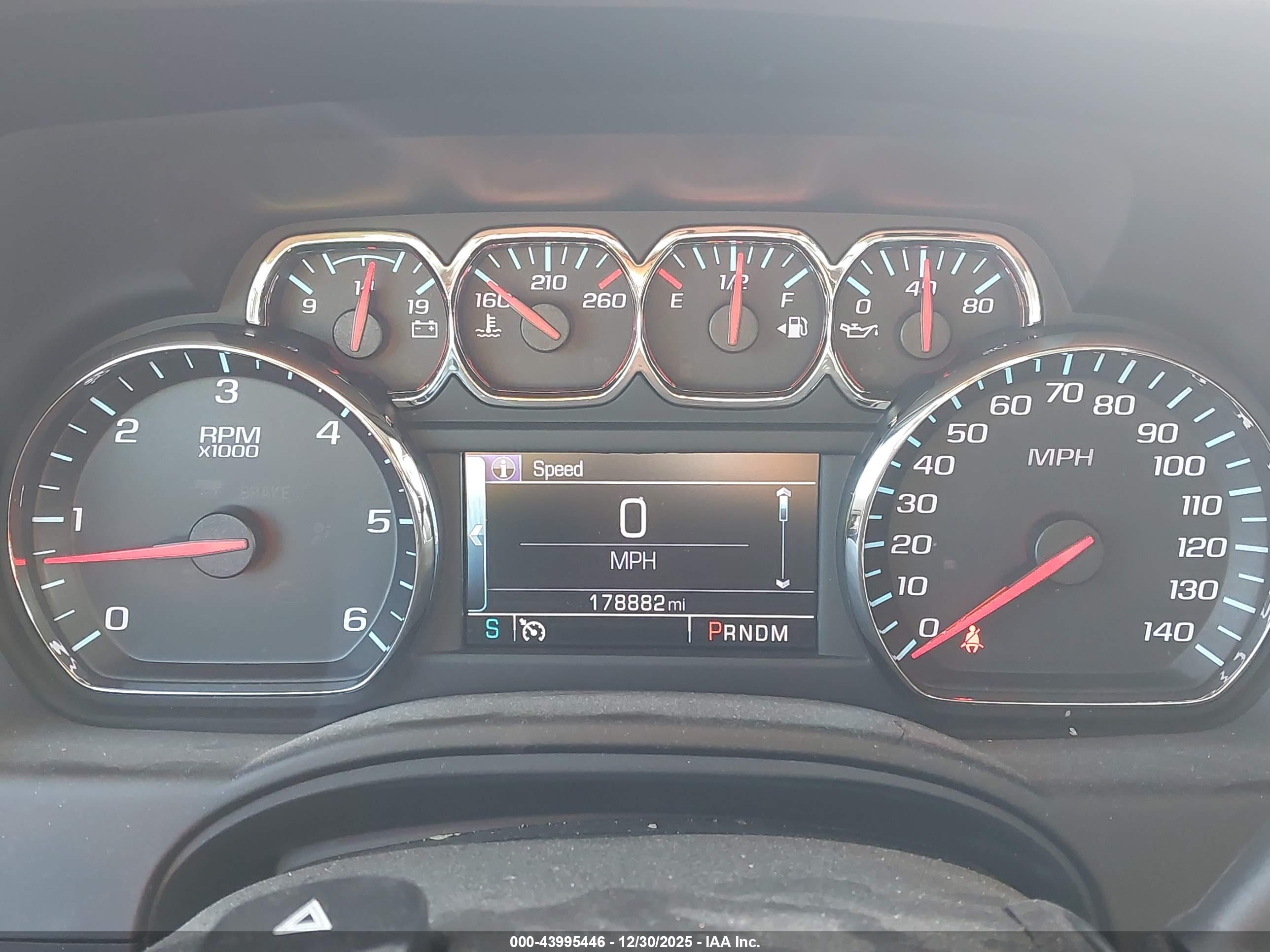 CHEVROLET SUBURBAN image 7