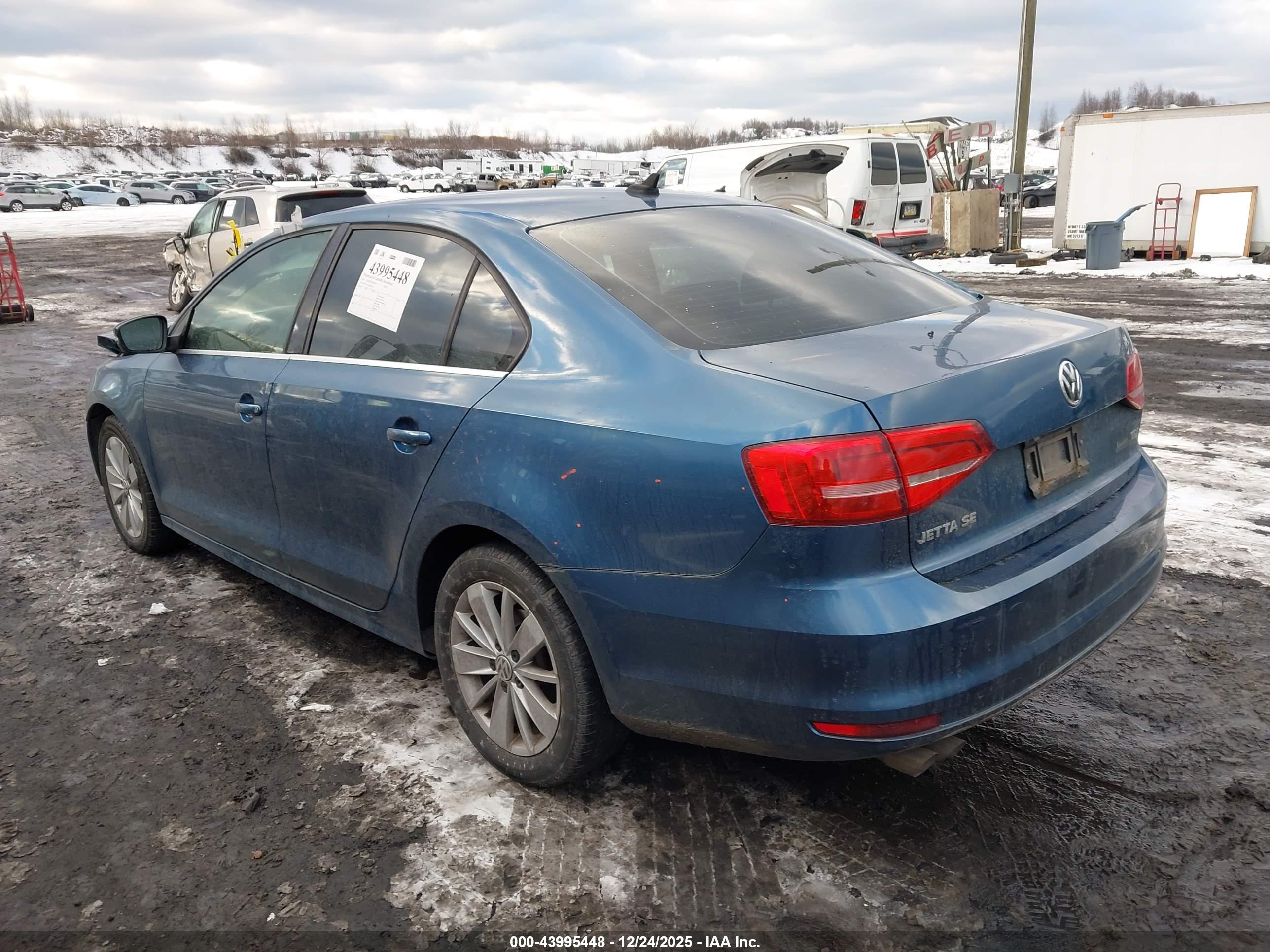 VOLKSWAGEN JETTA image 3
