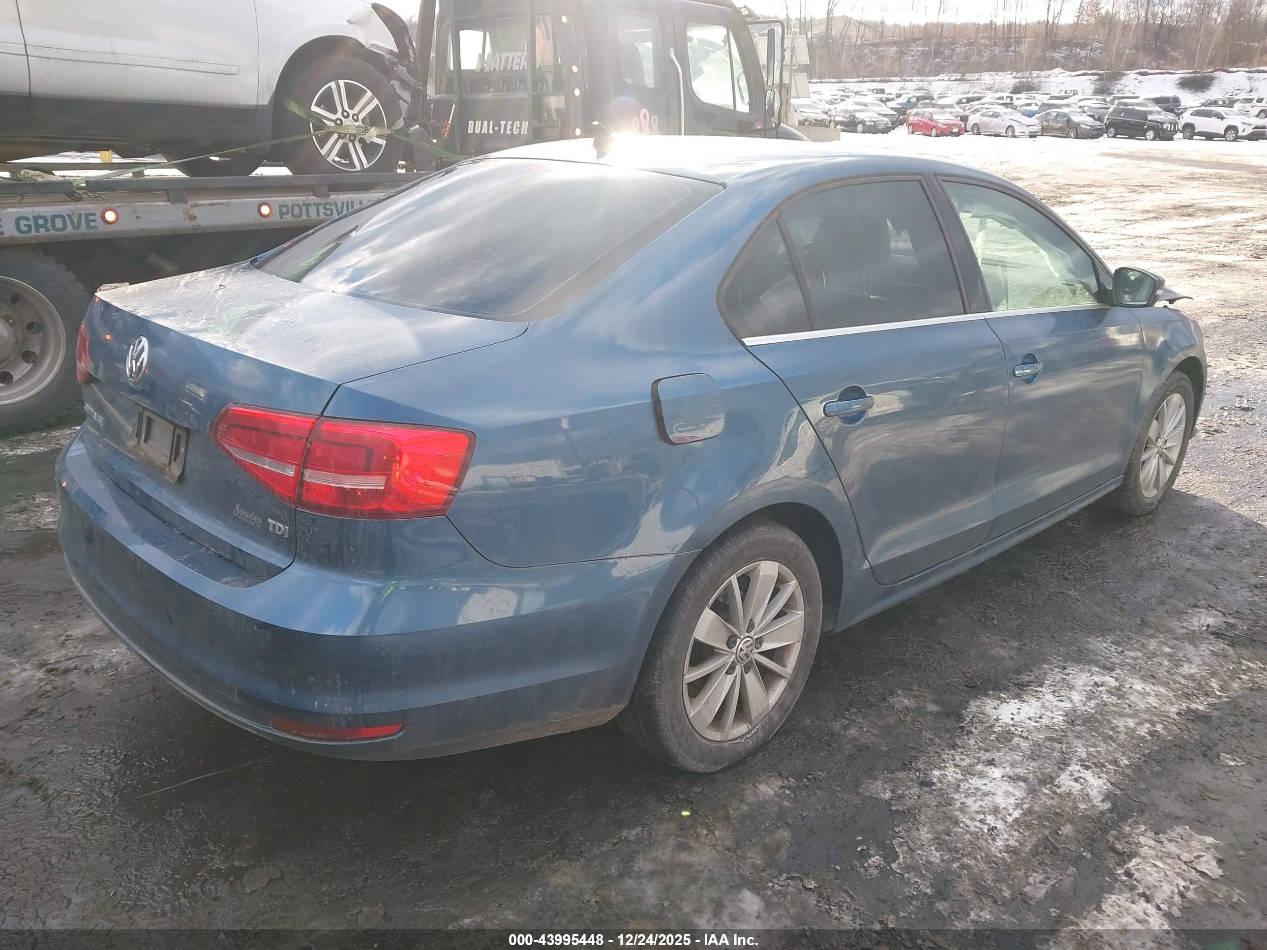 VOLKSWAGEN JETTA image 4