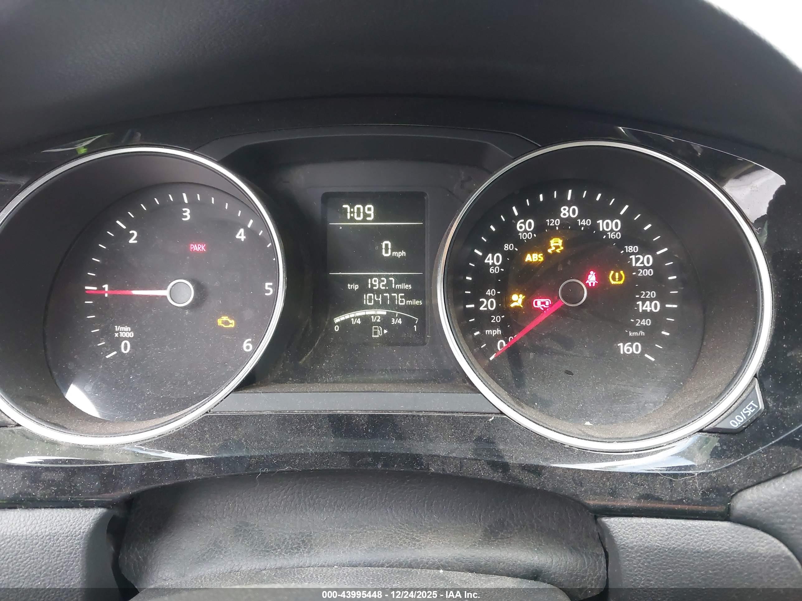 VOLKSWAGEN JETTA image 7