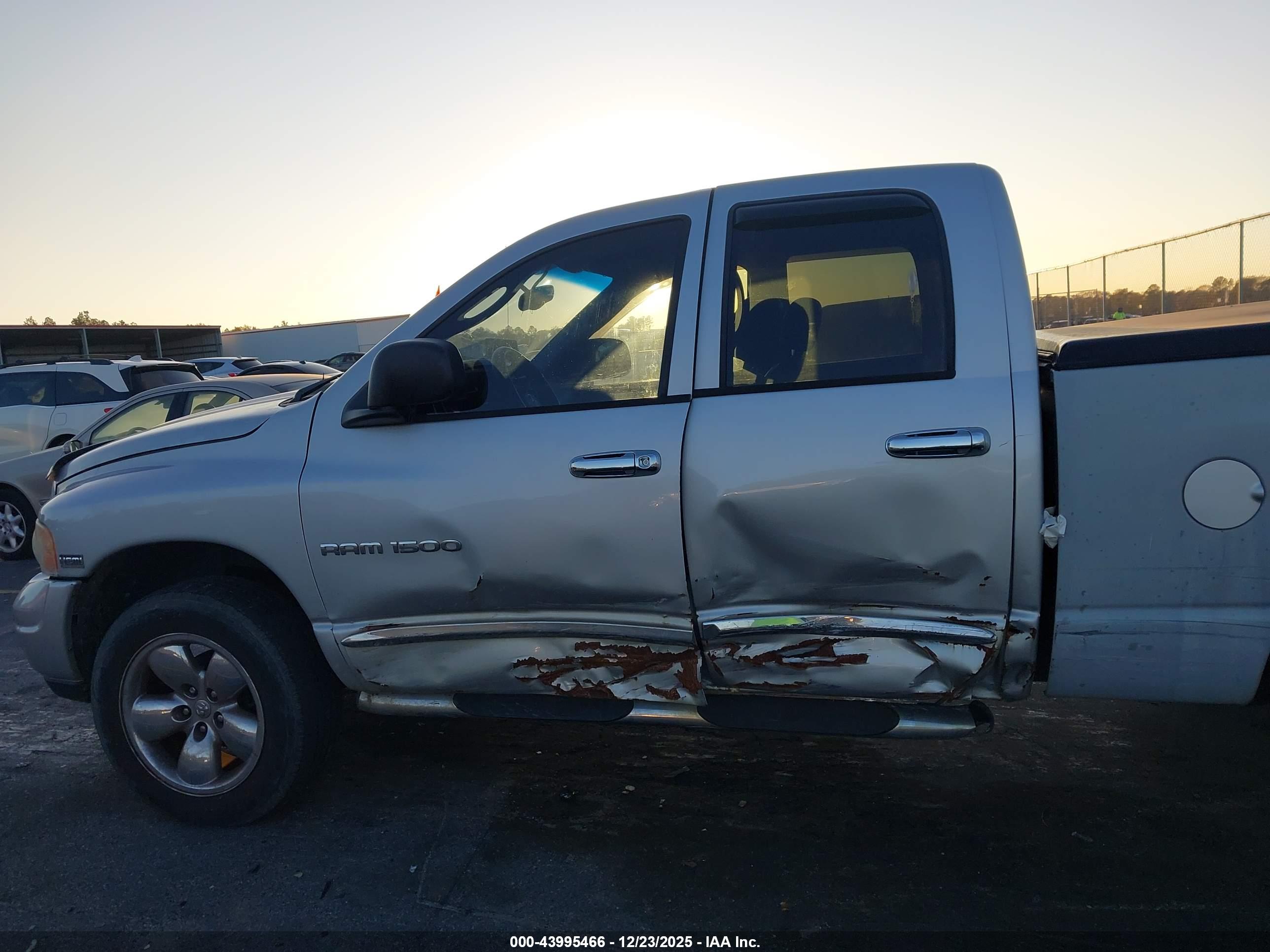DODGE RAM image 6