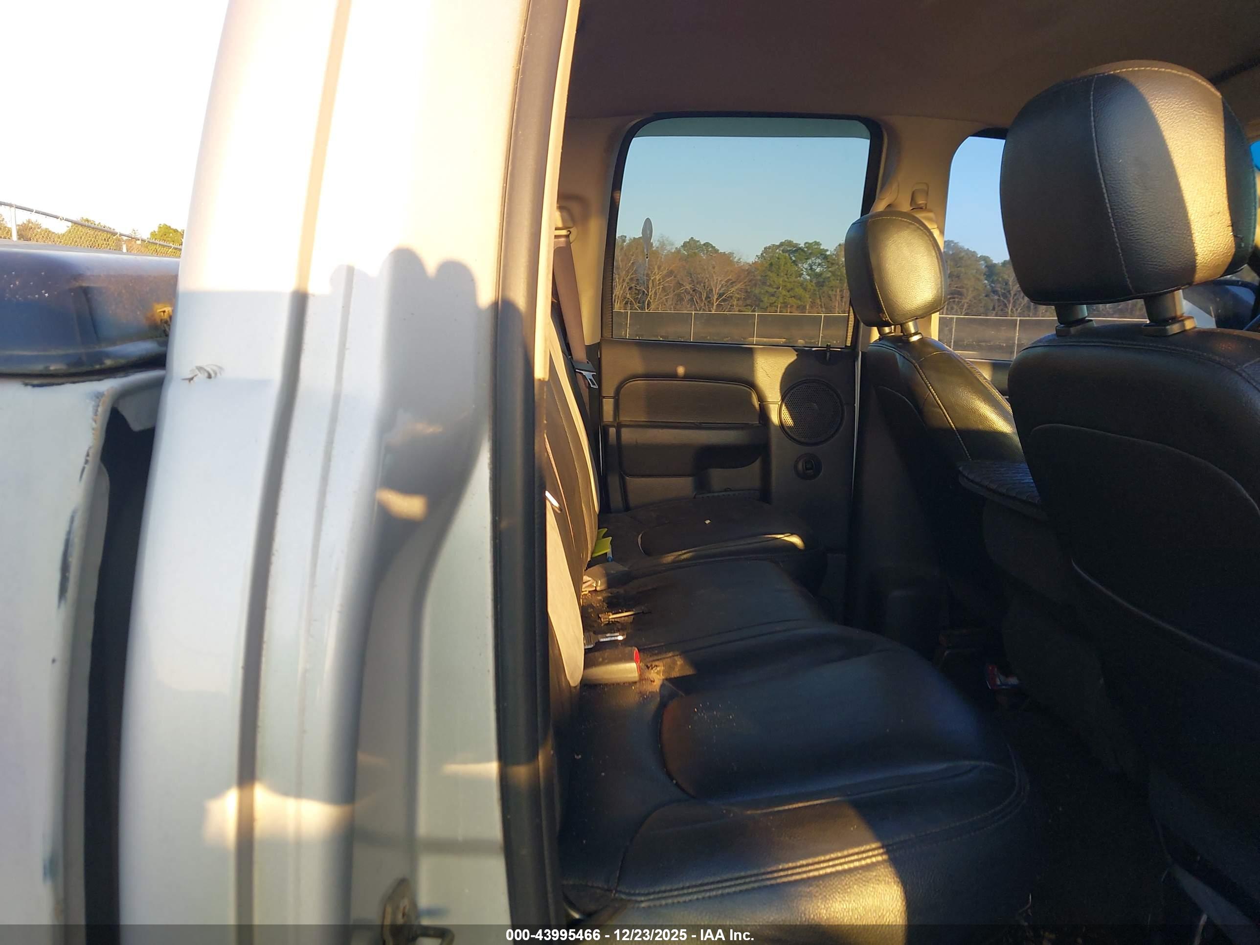 DODGE RAM image 8