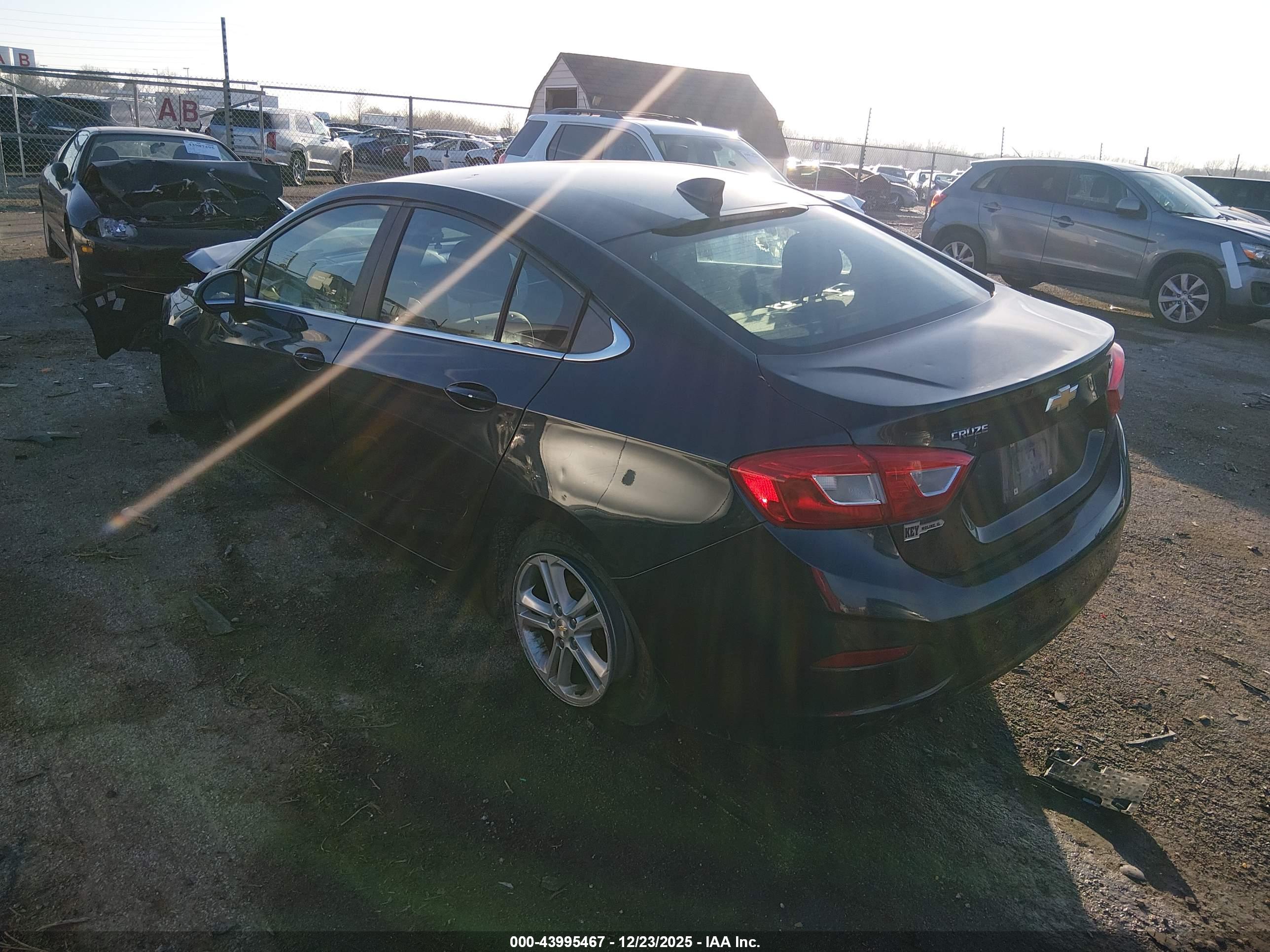 CHEVROLET CRUZE image 3