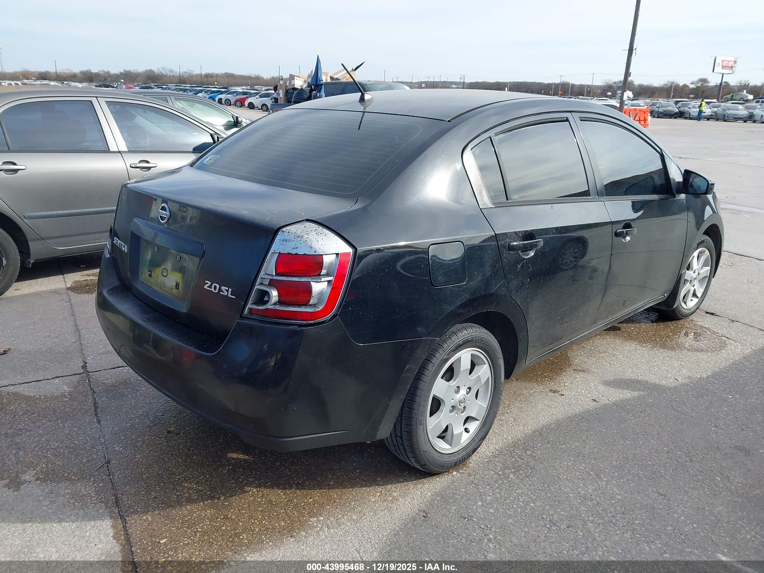 NISSAN SENTRA image 4