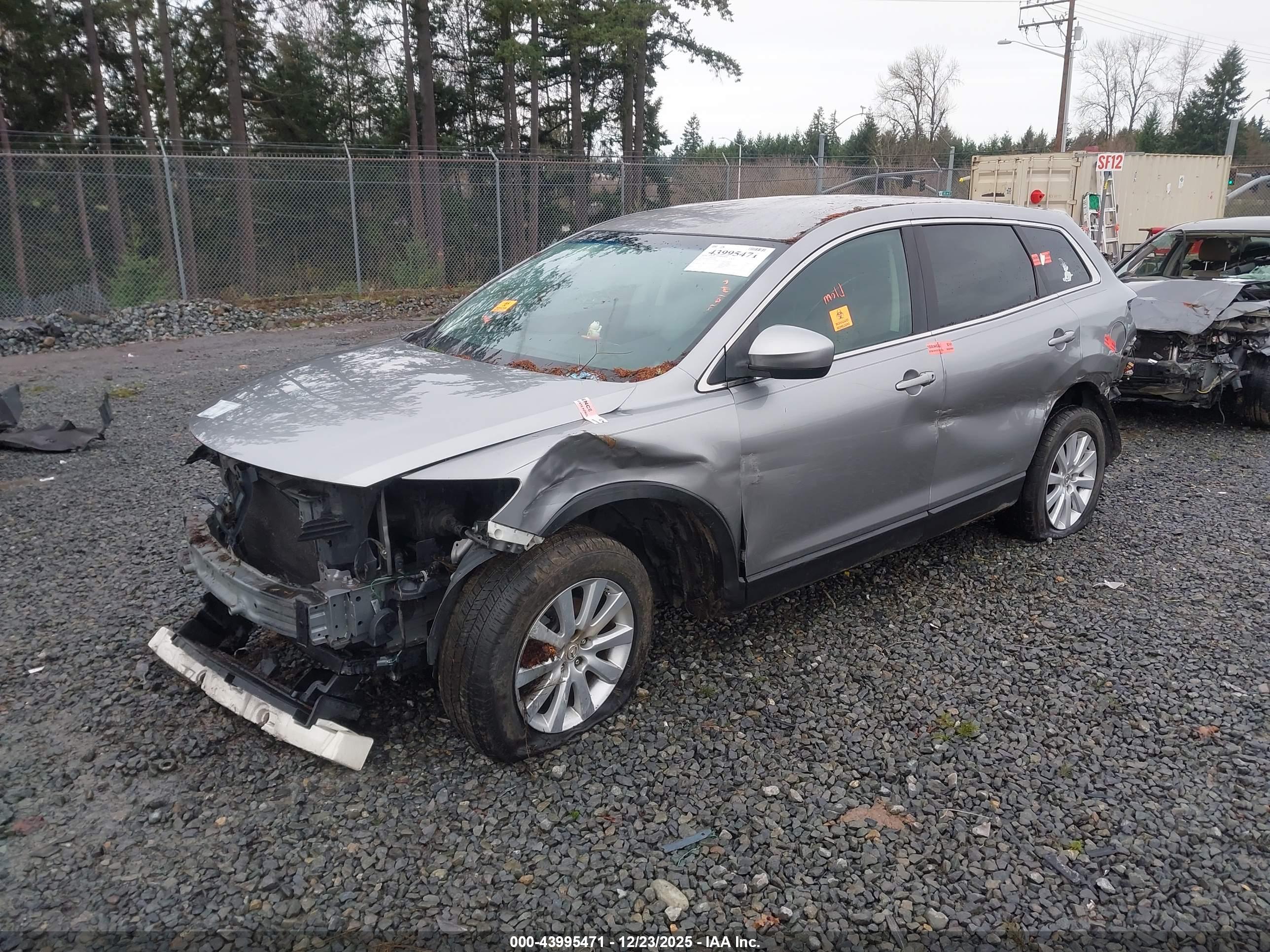 MAZDA CX-9 image 2